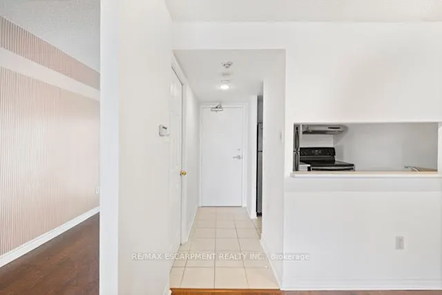 705 King Street W, #907