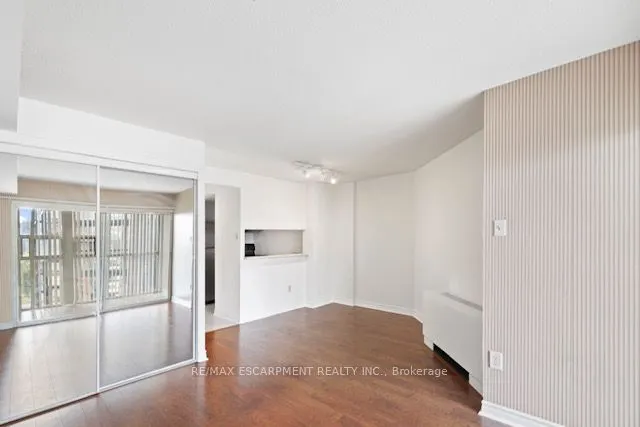 705 King Street W, #907