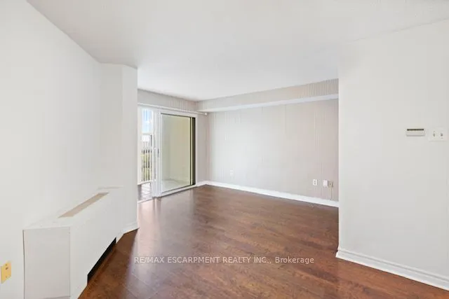 705 King Street W, #907