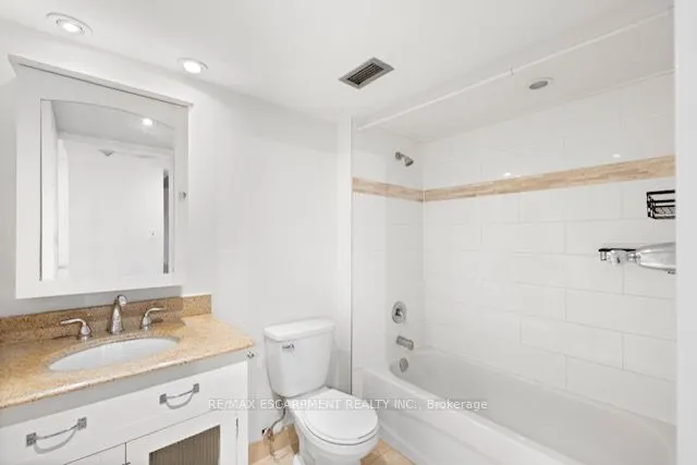 705 King Street W, #907