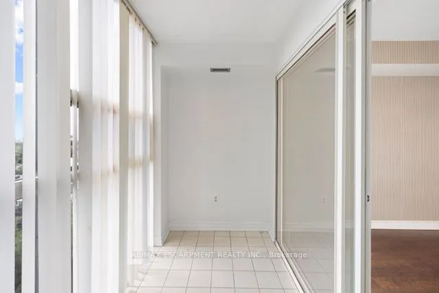 705 King Street W, #907