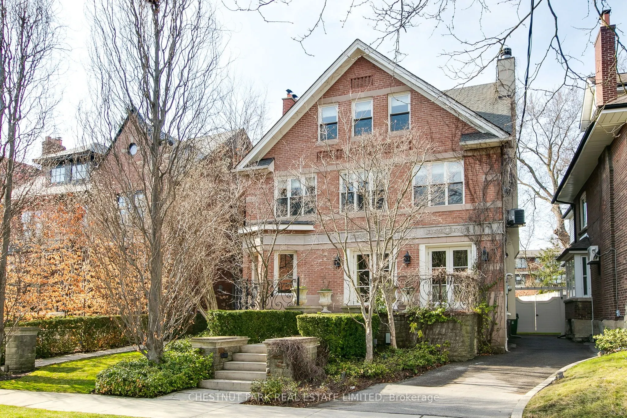 68 Rowanwood Avenue