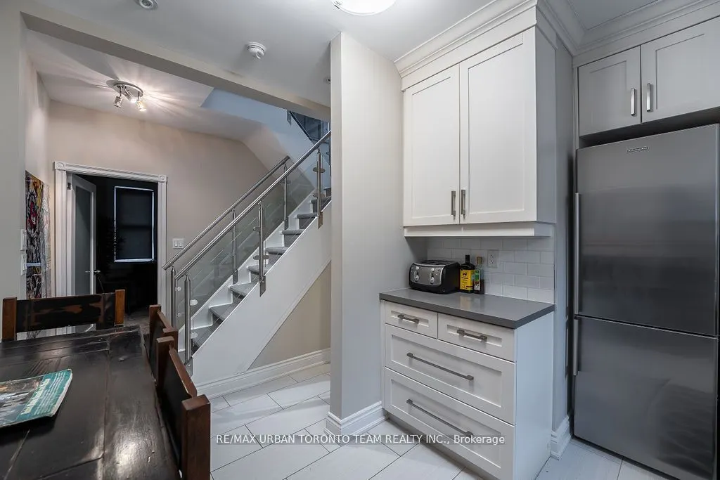 502 King Street E