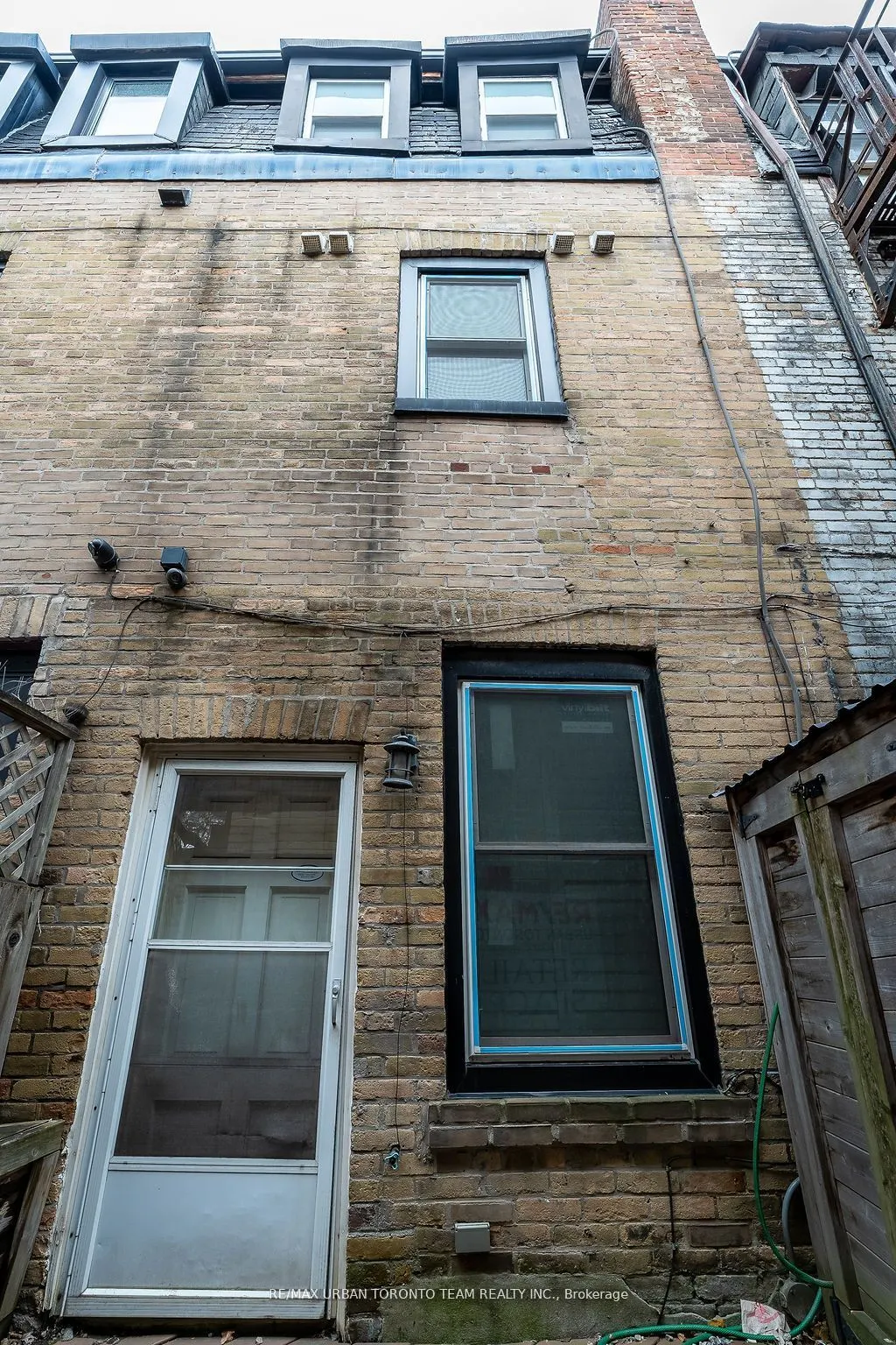 502 King Street E