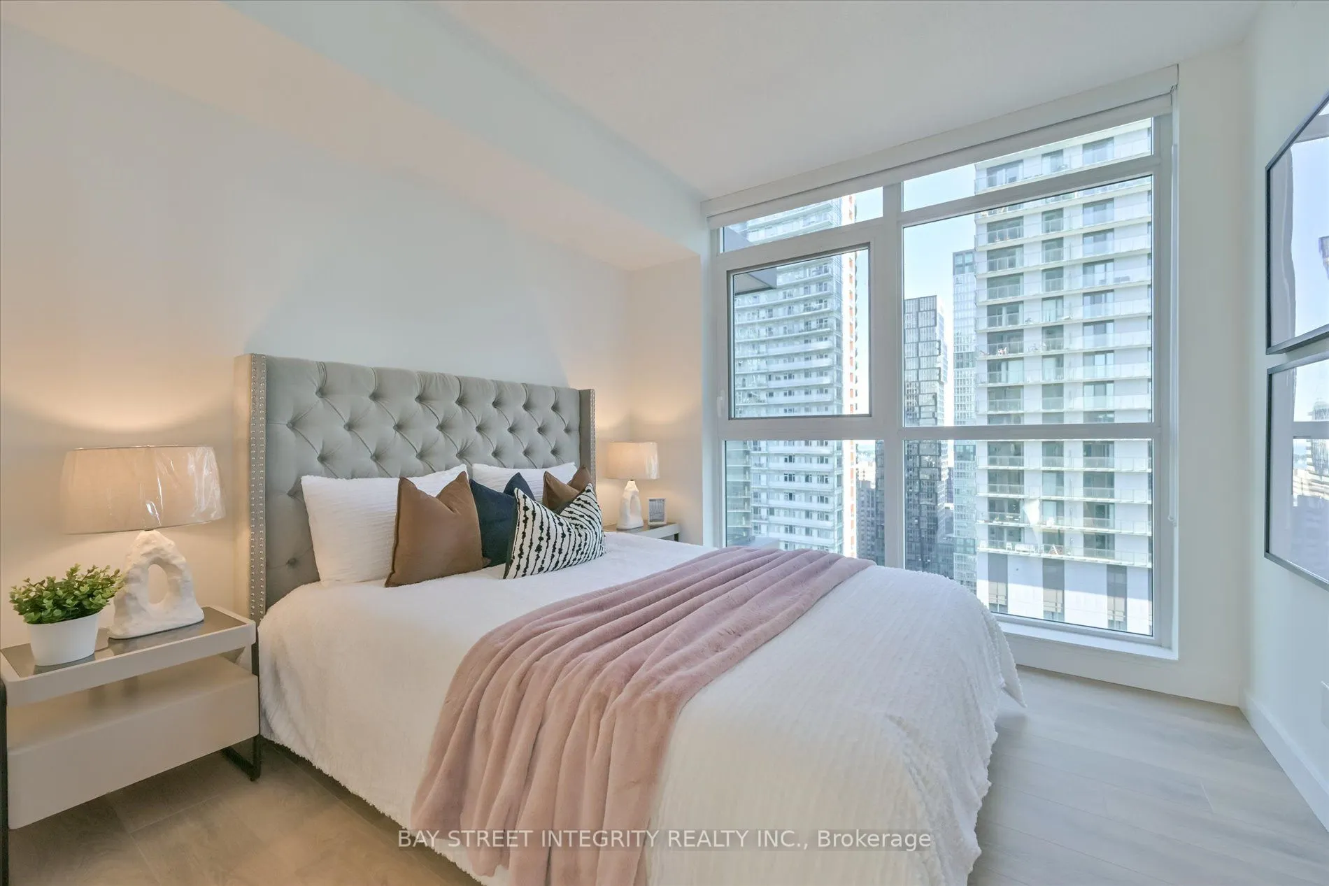 38 Widmer Street, #3507