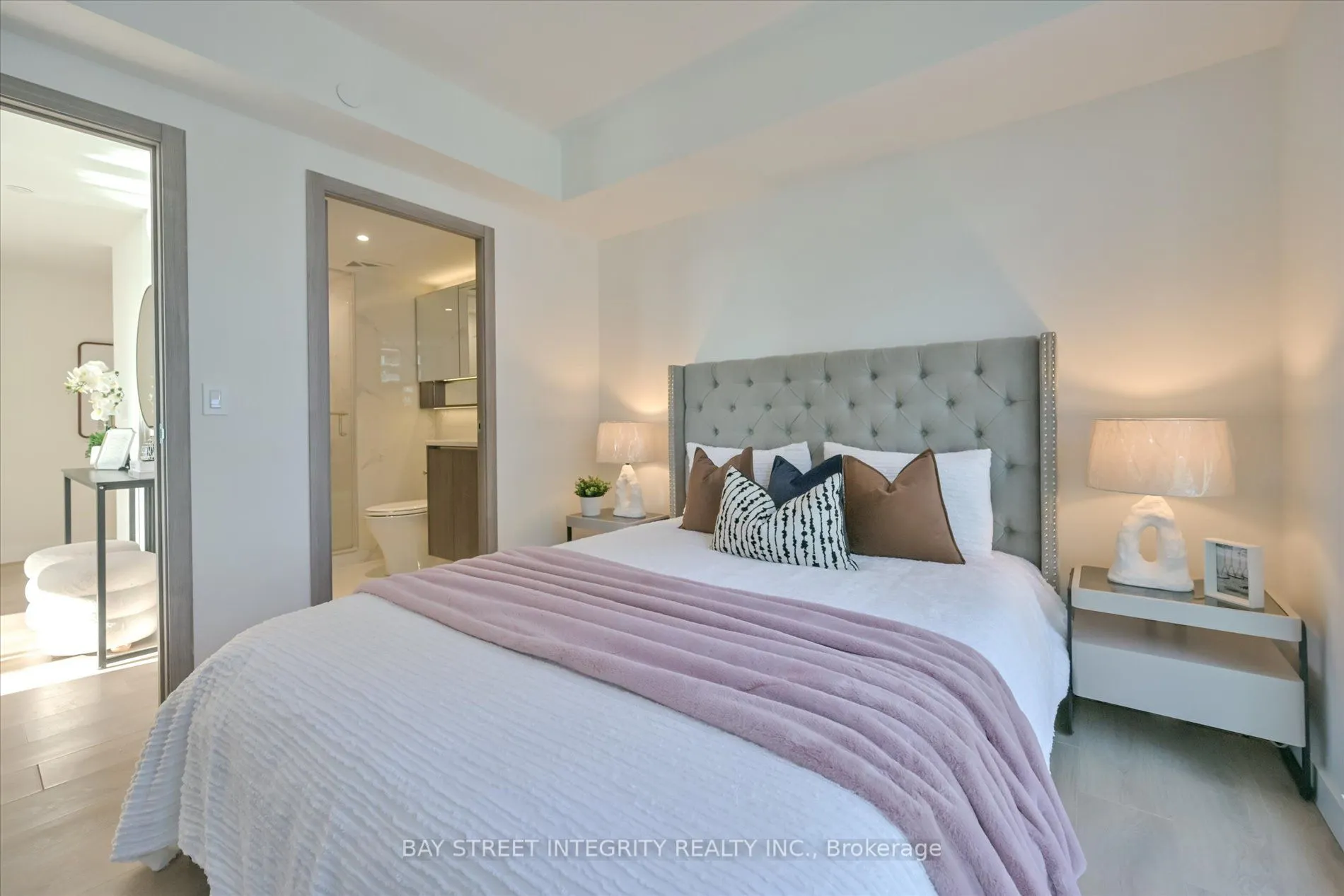 38 Widmer Street, #3507