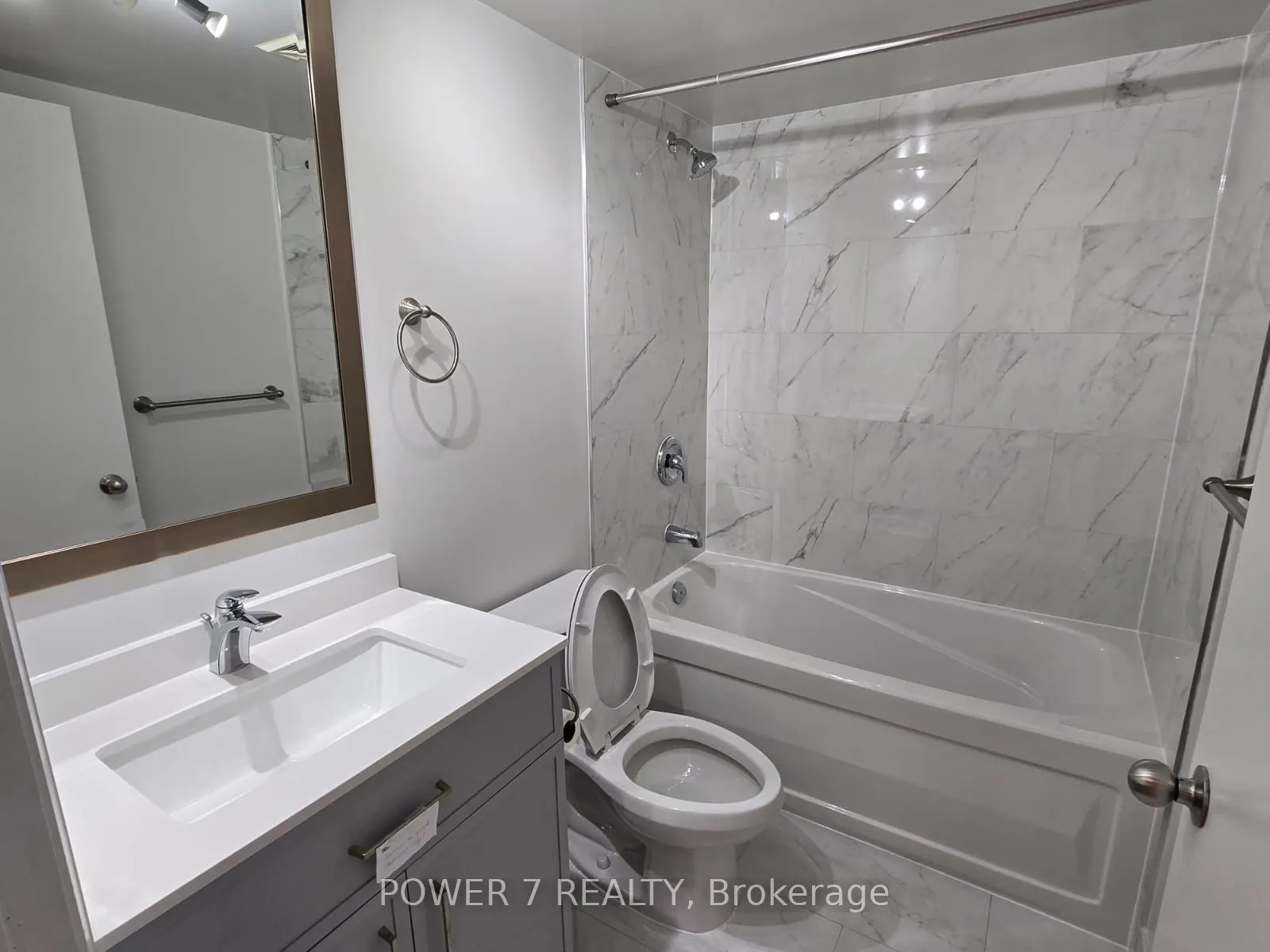 111 Elizabeth Street, #932