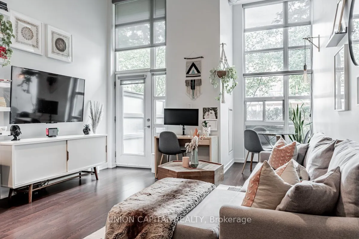 380 Macpherson Avenue, #113