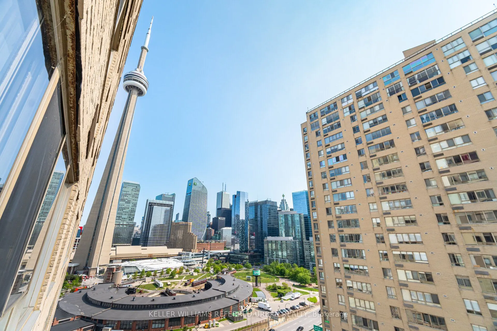 270 Queens Quay W, #2008