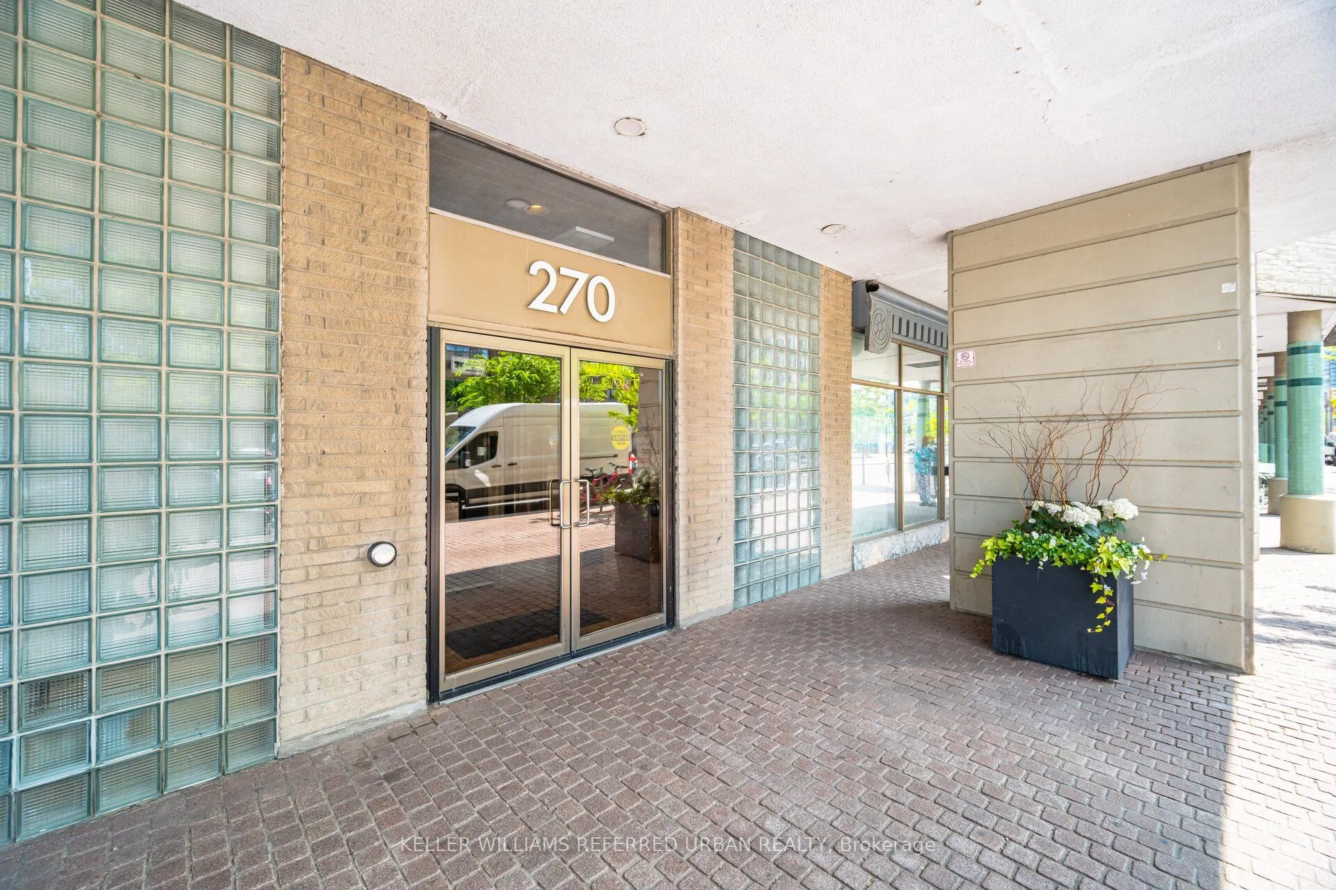 270 Queens Quay W, #2008