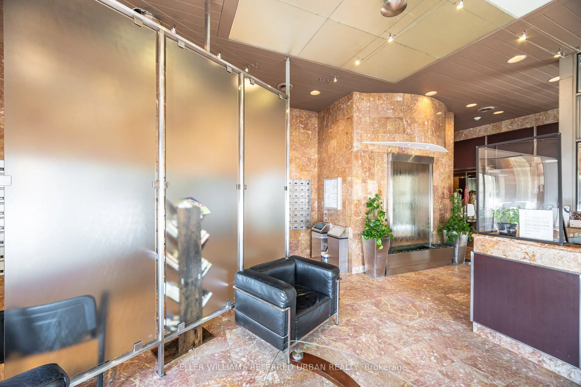 270 Queens Quay W, #2008