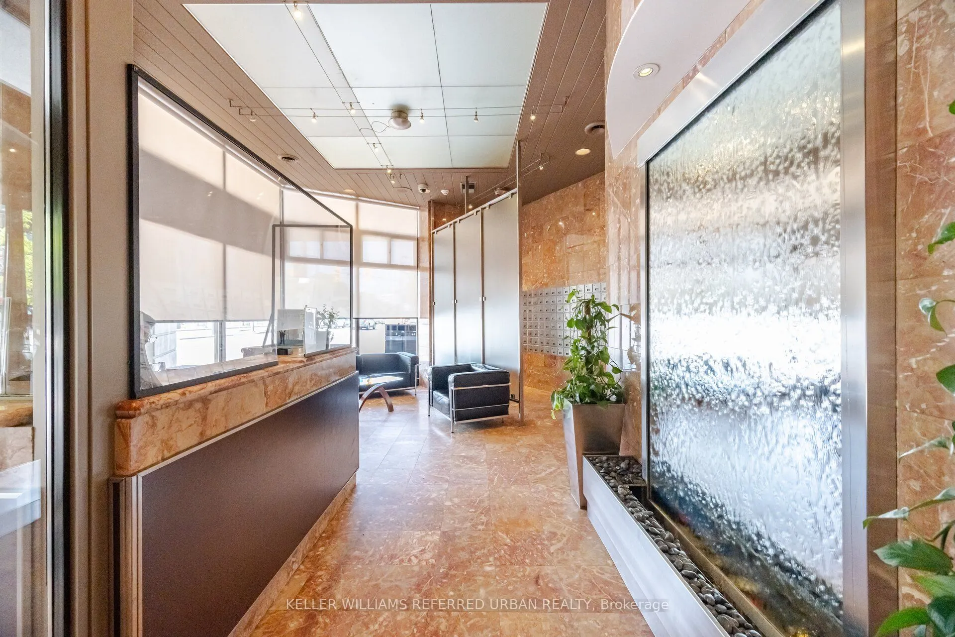 270 Queens Quay W, #2008