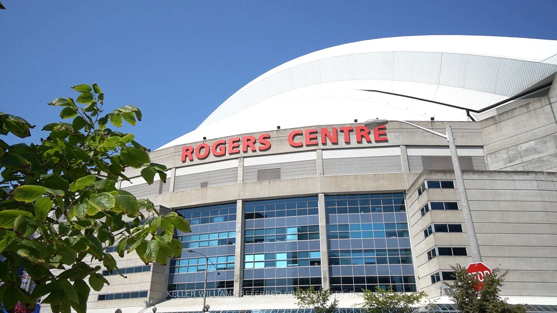270 Queens Quay W, #2008