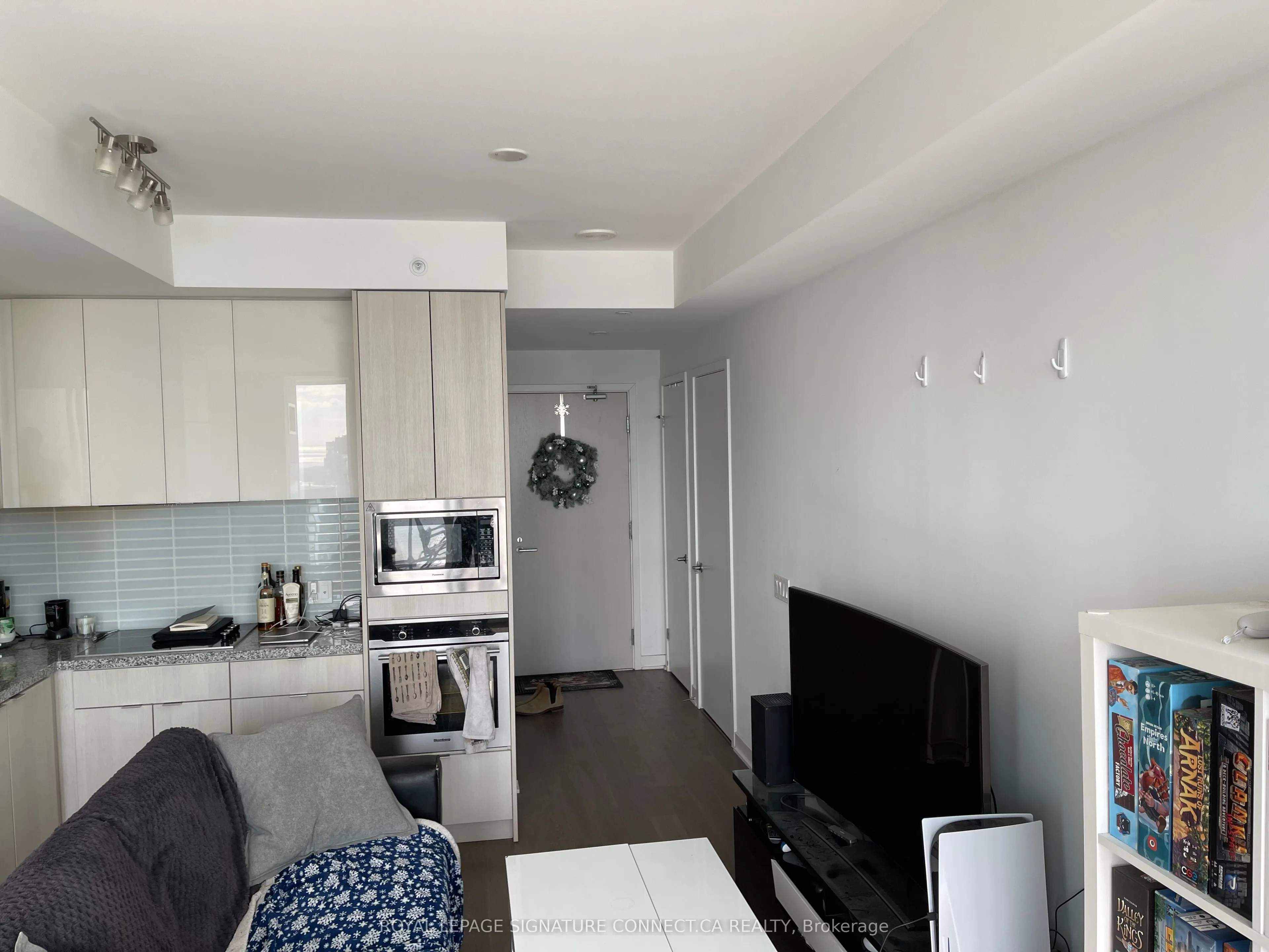 115 Blue Jays Way, #4003