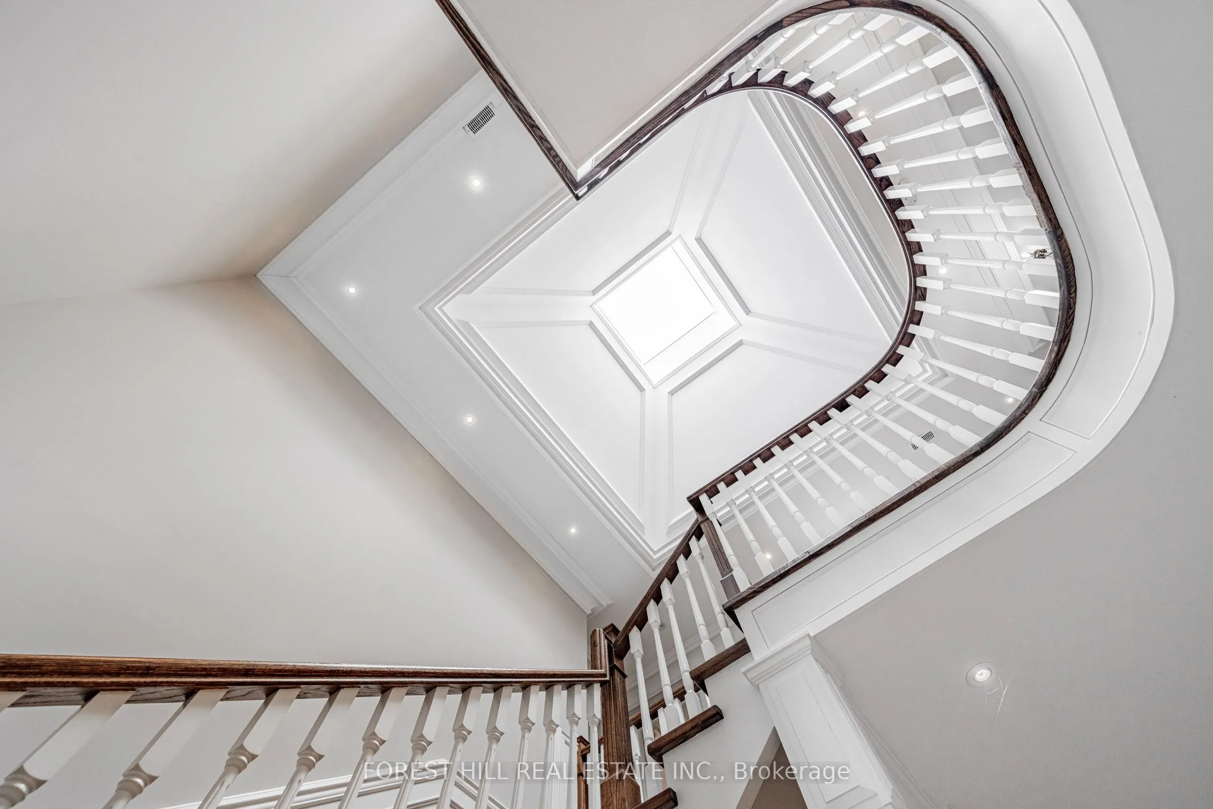 60 Hawksbury Drive