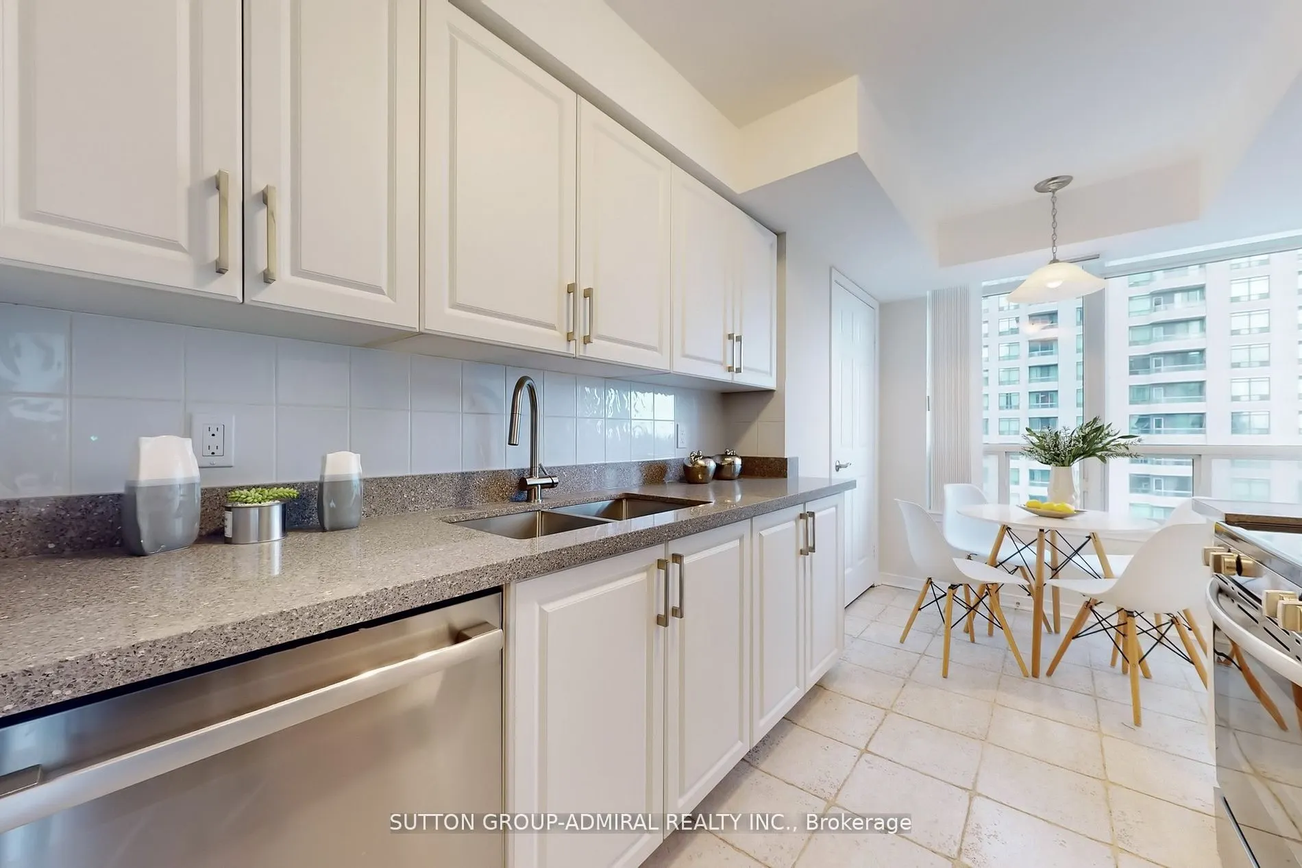 8 Hillcrest Avenue, #2005