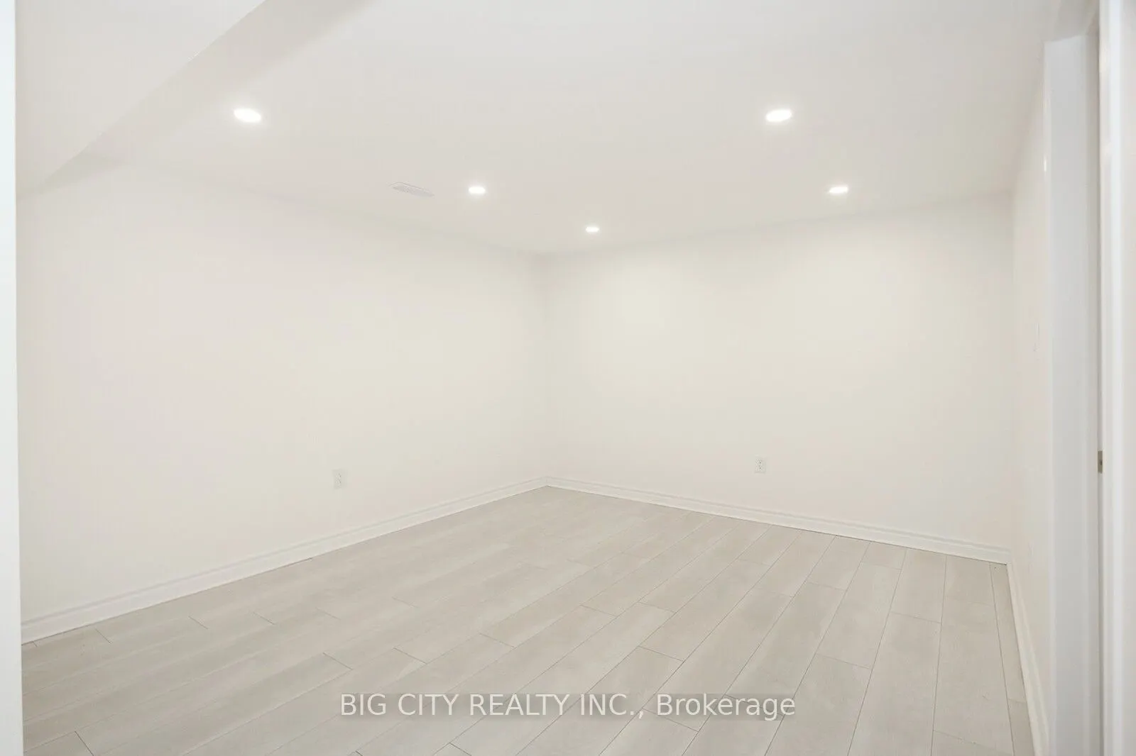 115 Apache Trail, #Lower