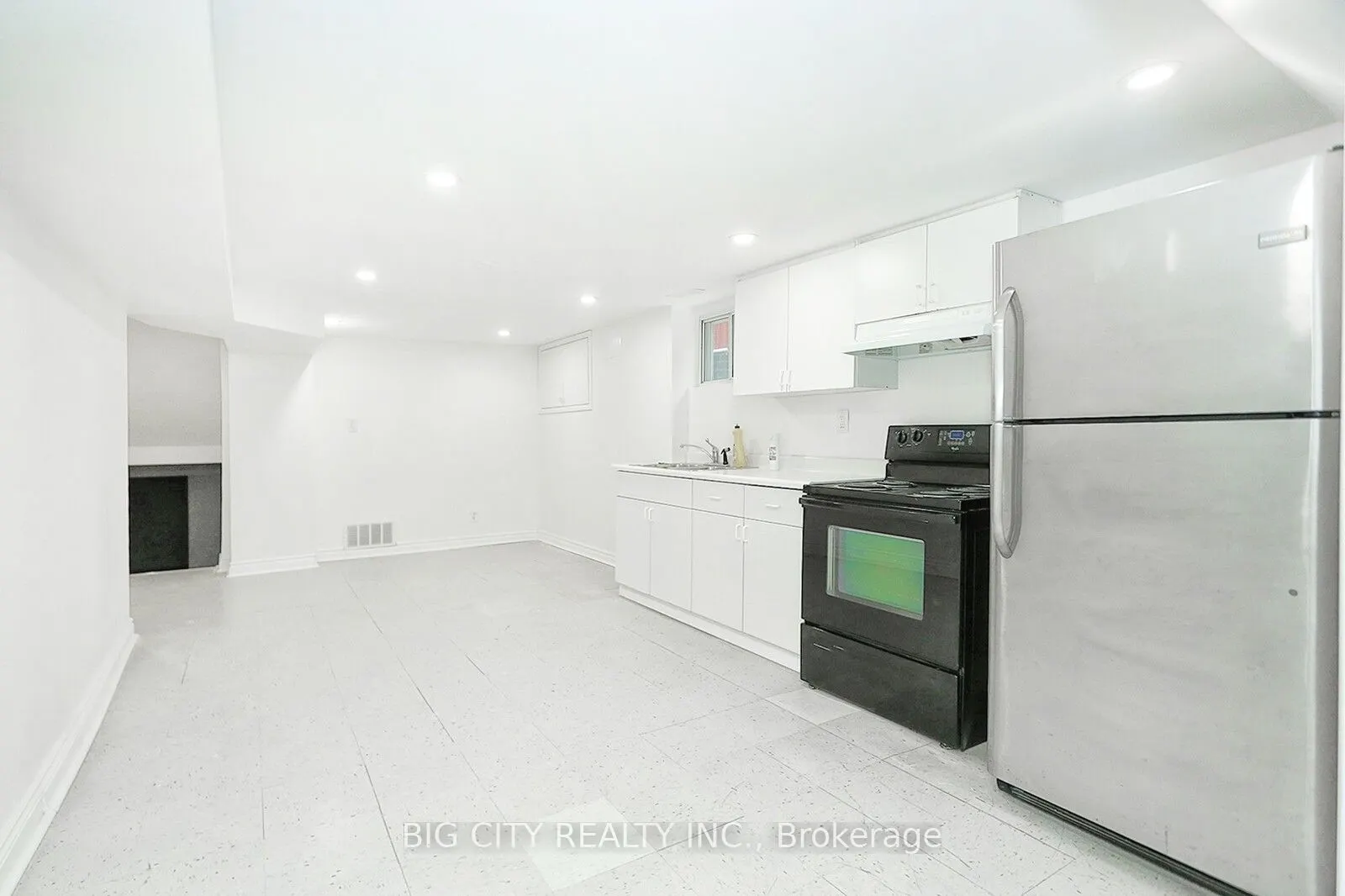 115 Apache Trail, #Lower