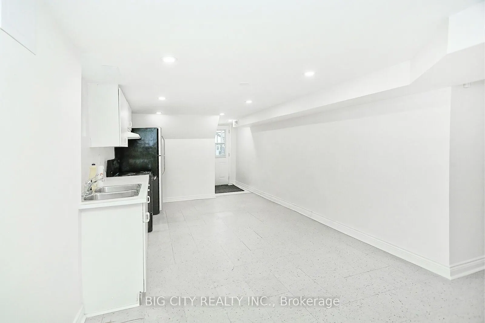 115 Apache Trail, #Lower