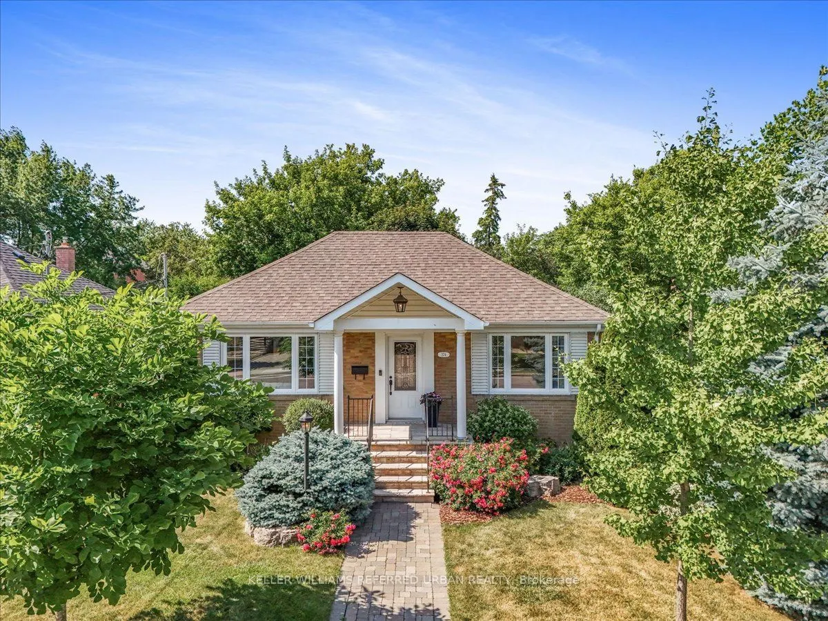 274 Poyntz Avenue