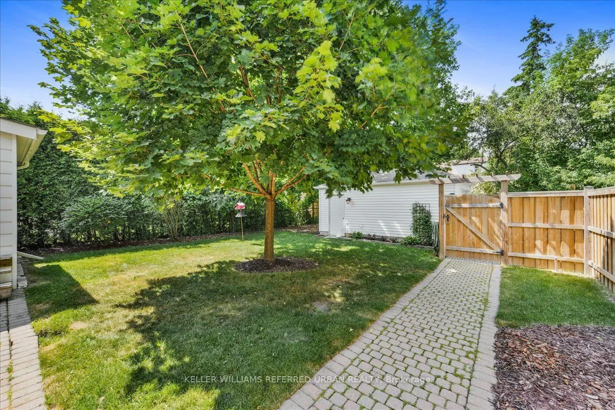 274 Poyntz Avenue