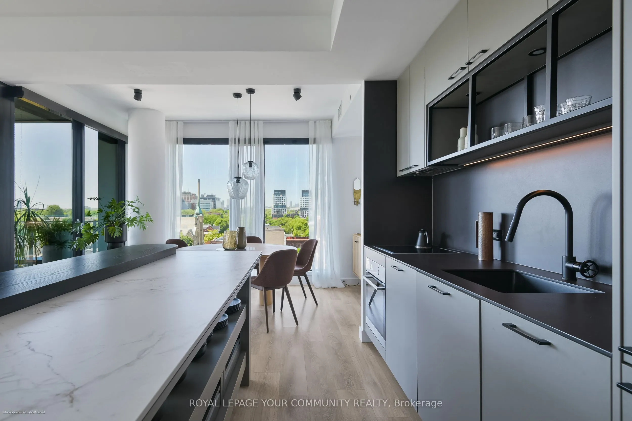 505 Richmond Street W, #612