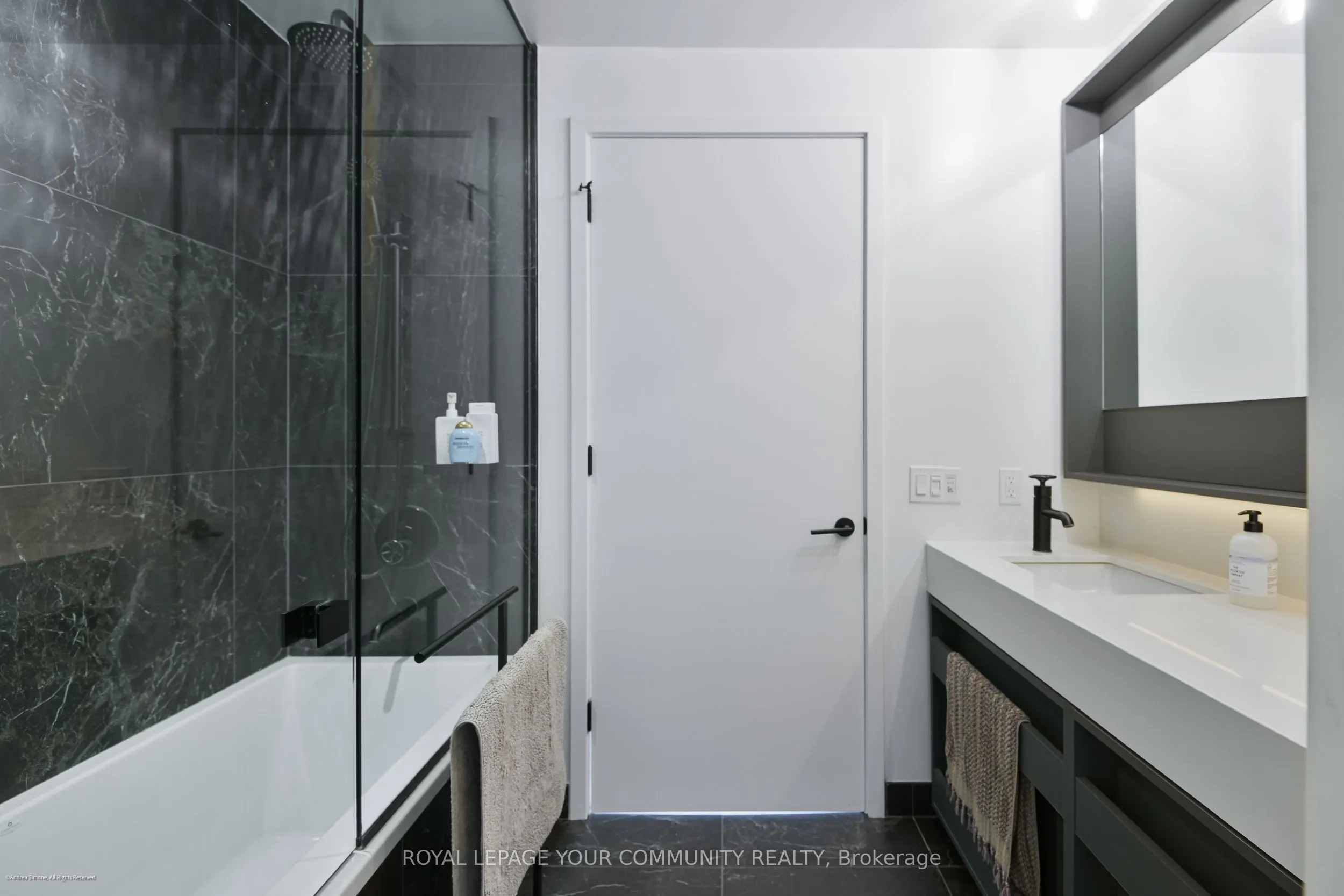 505 Richmond Street W, #612