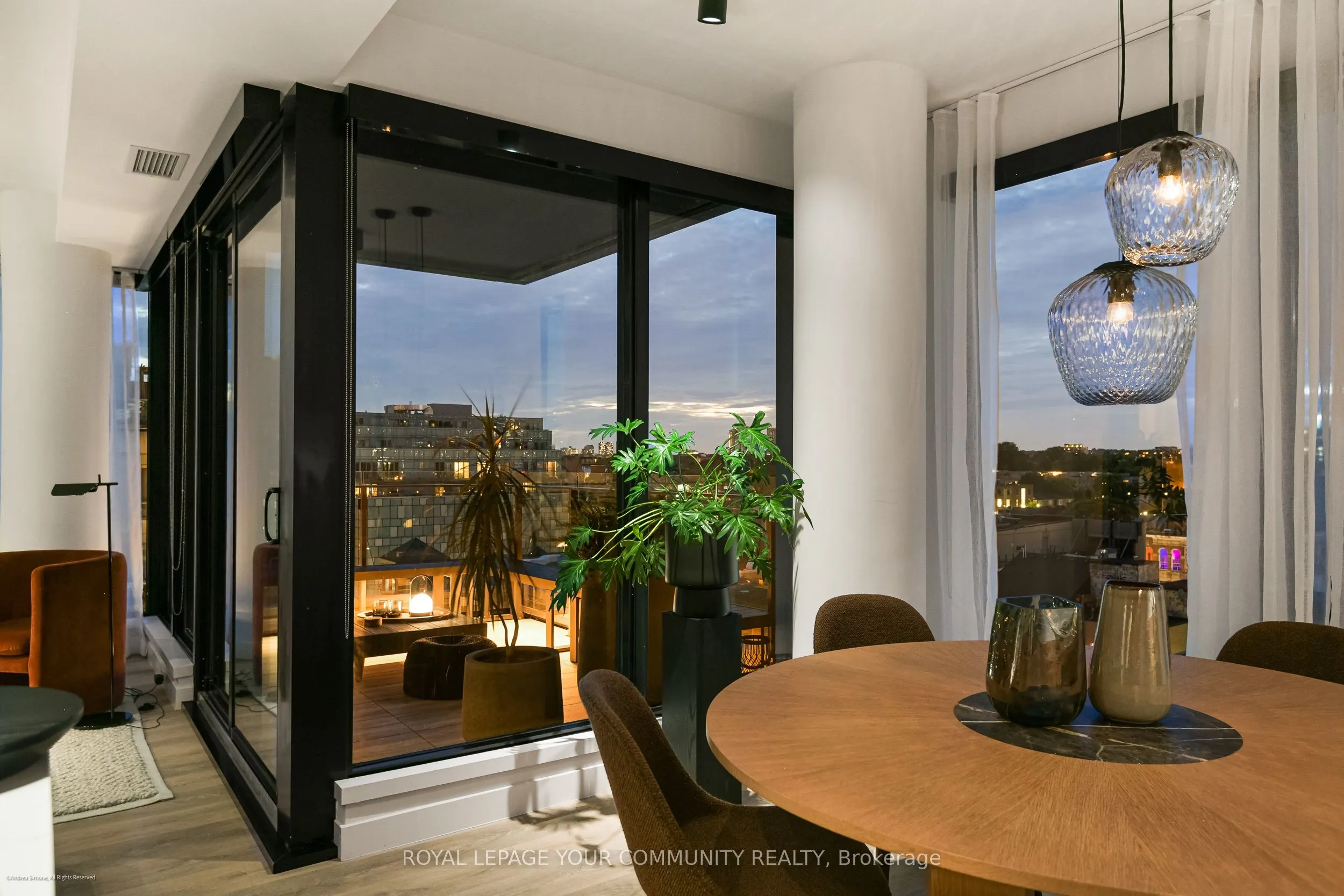 505 Richmond Street W, #612