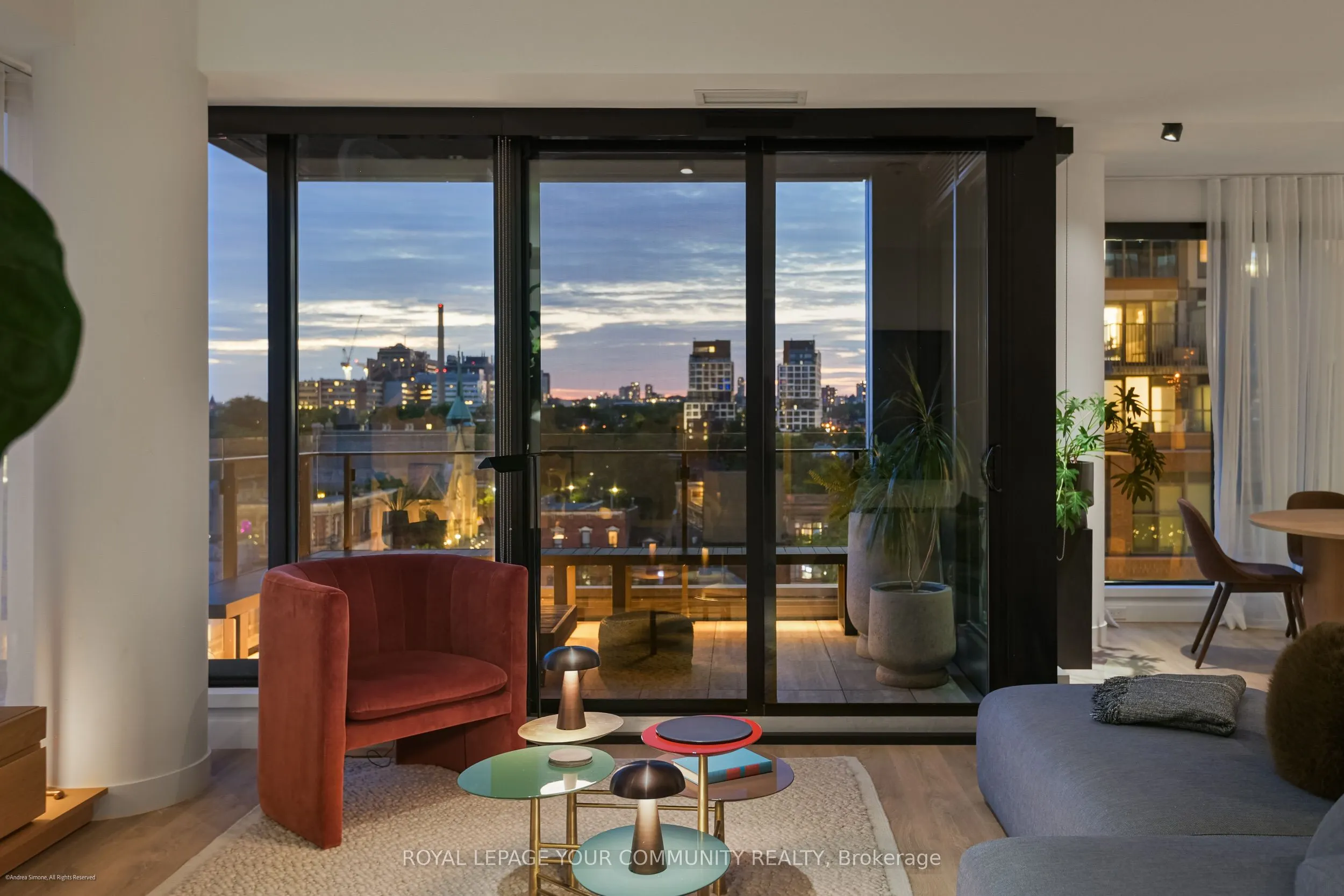 505 Richmond Street W, #612