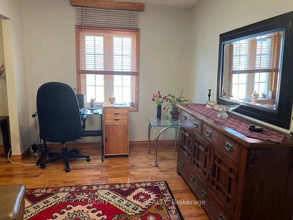 15 Lynnhaven Road, #Main Fl