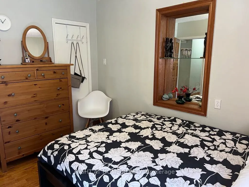 15 Lynnhaven Road, #Main Fl