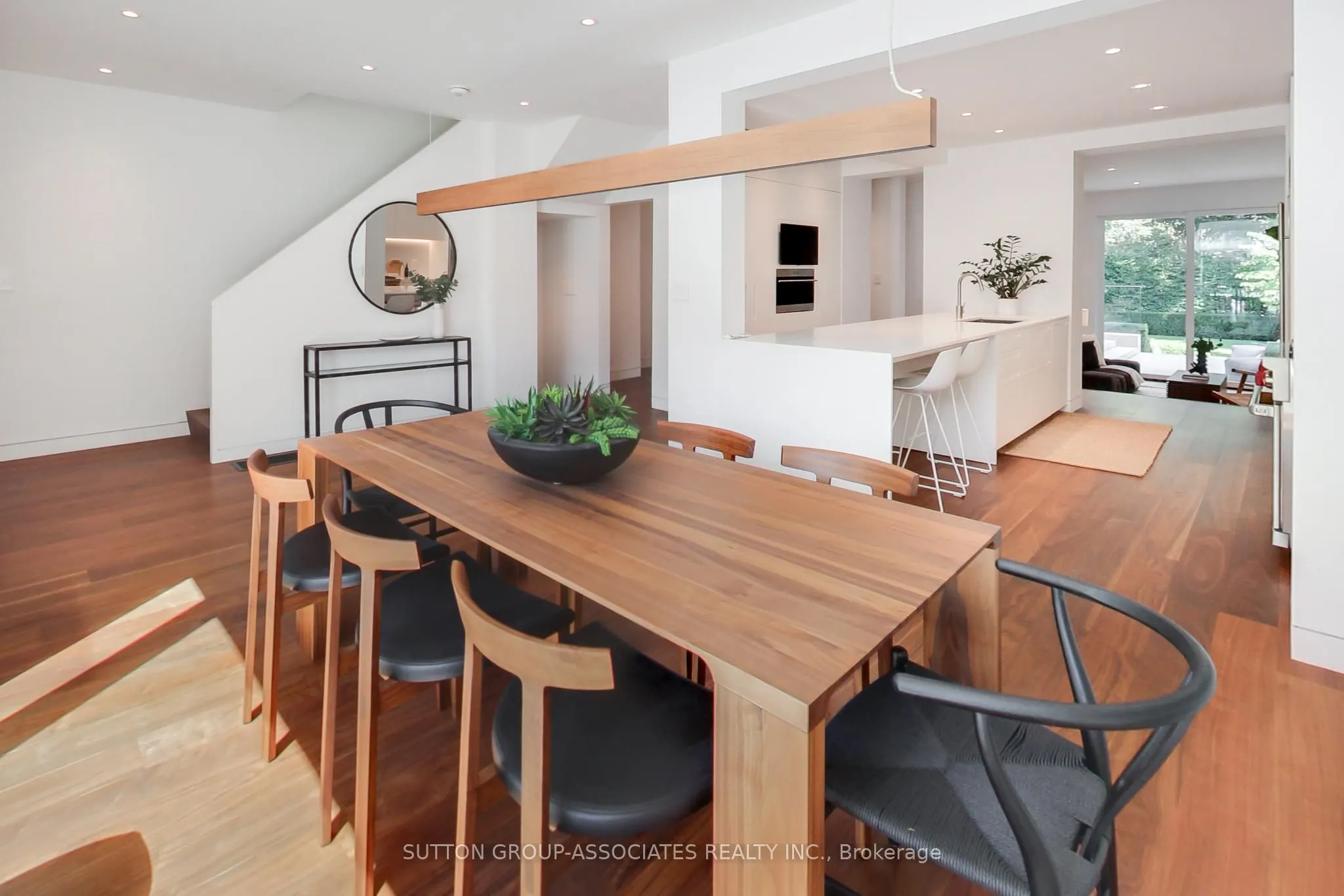 83 Pinewood Avenue