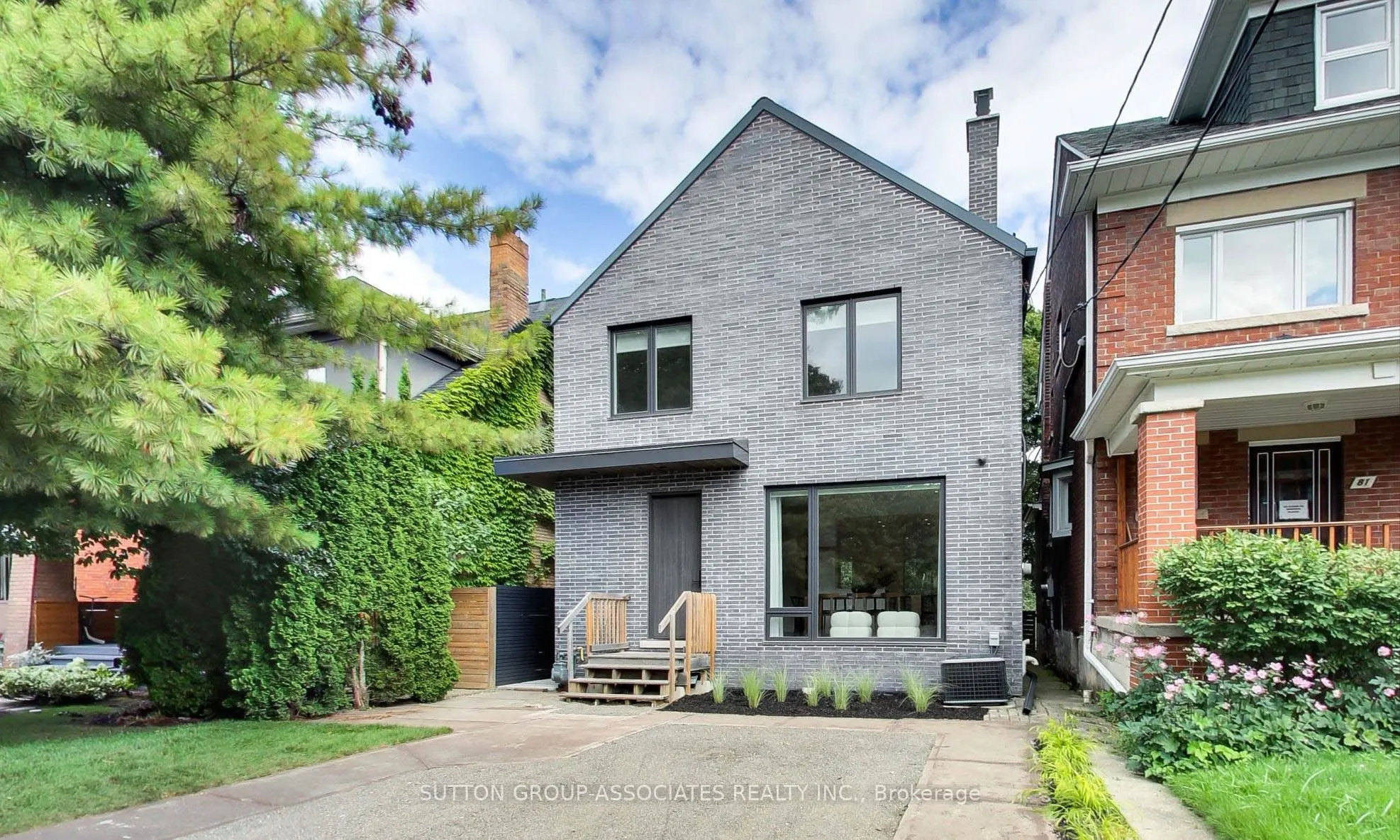 83 Pinewood Avenue