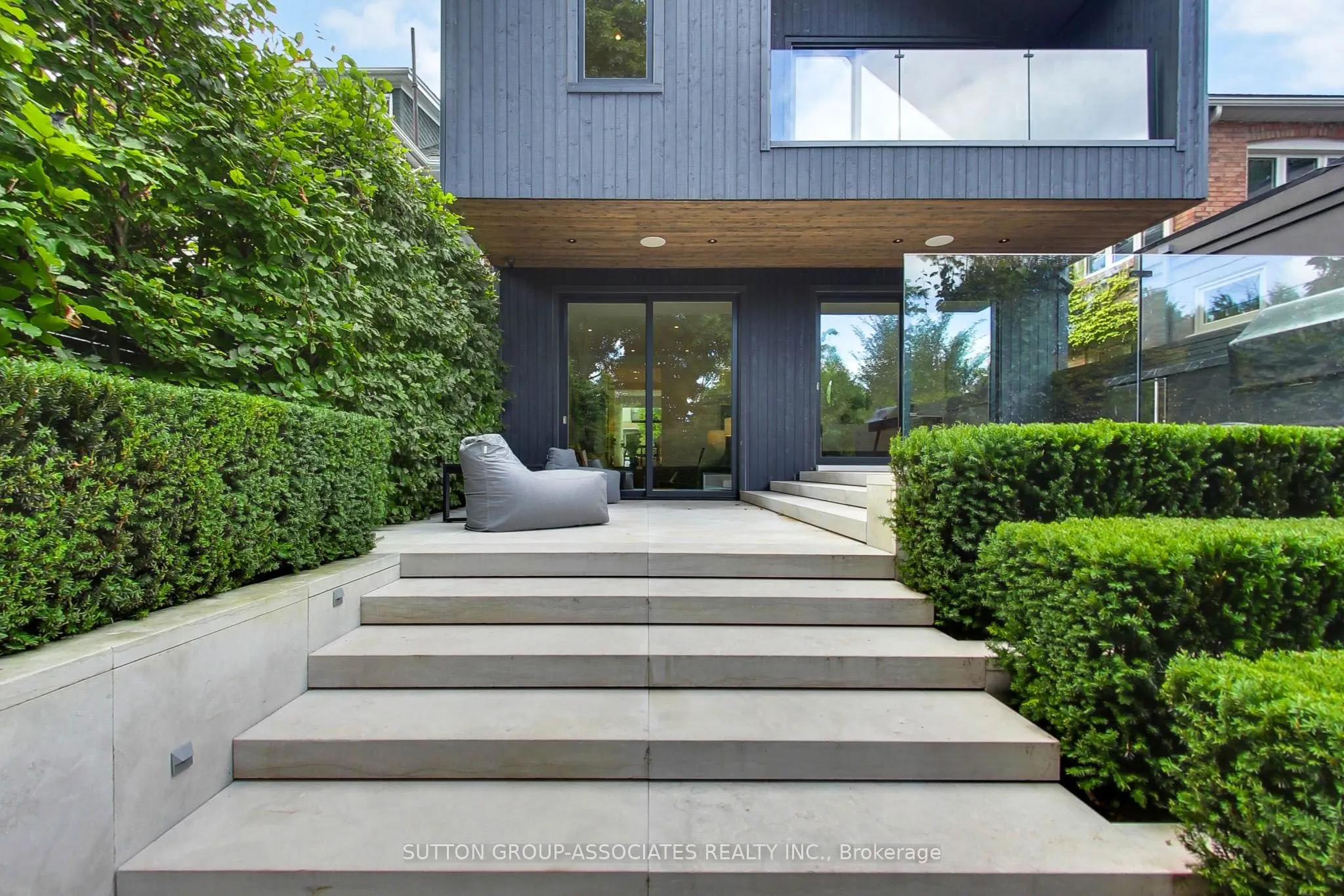 83 Pinewood Avenue