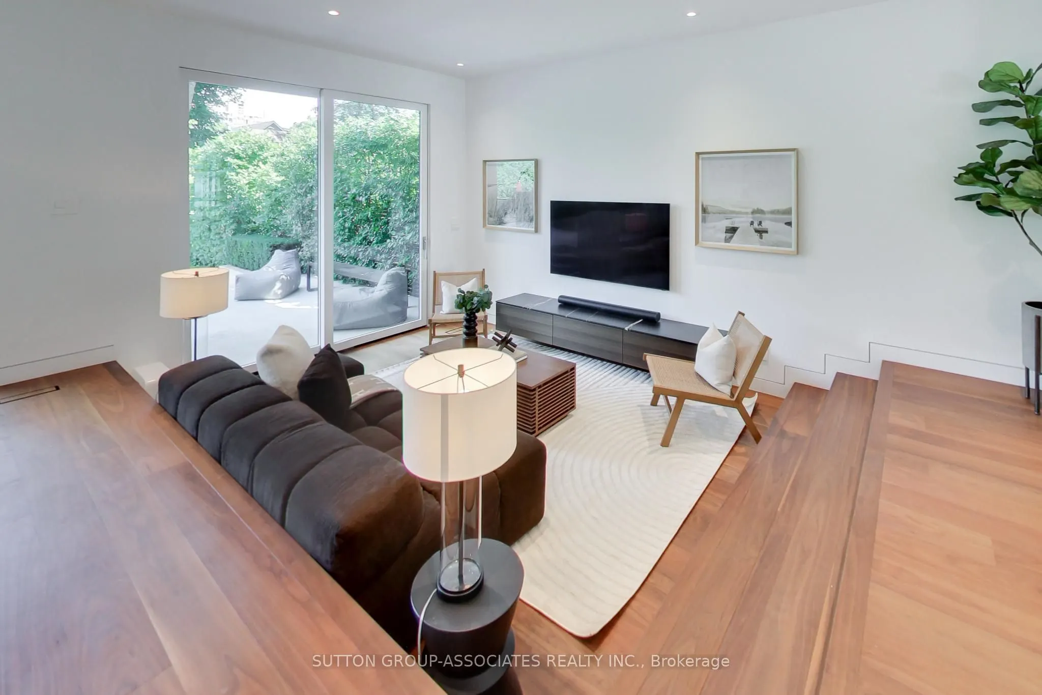 83 Pinewood Avenue