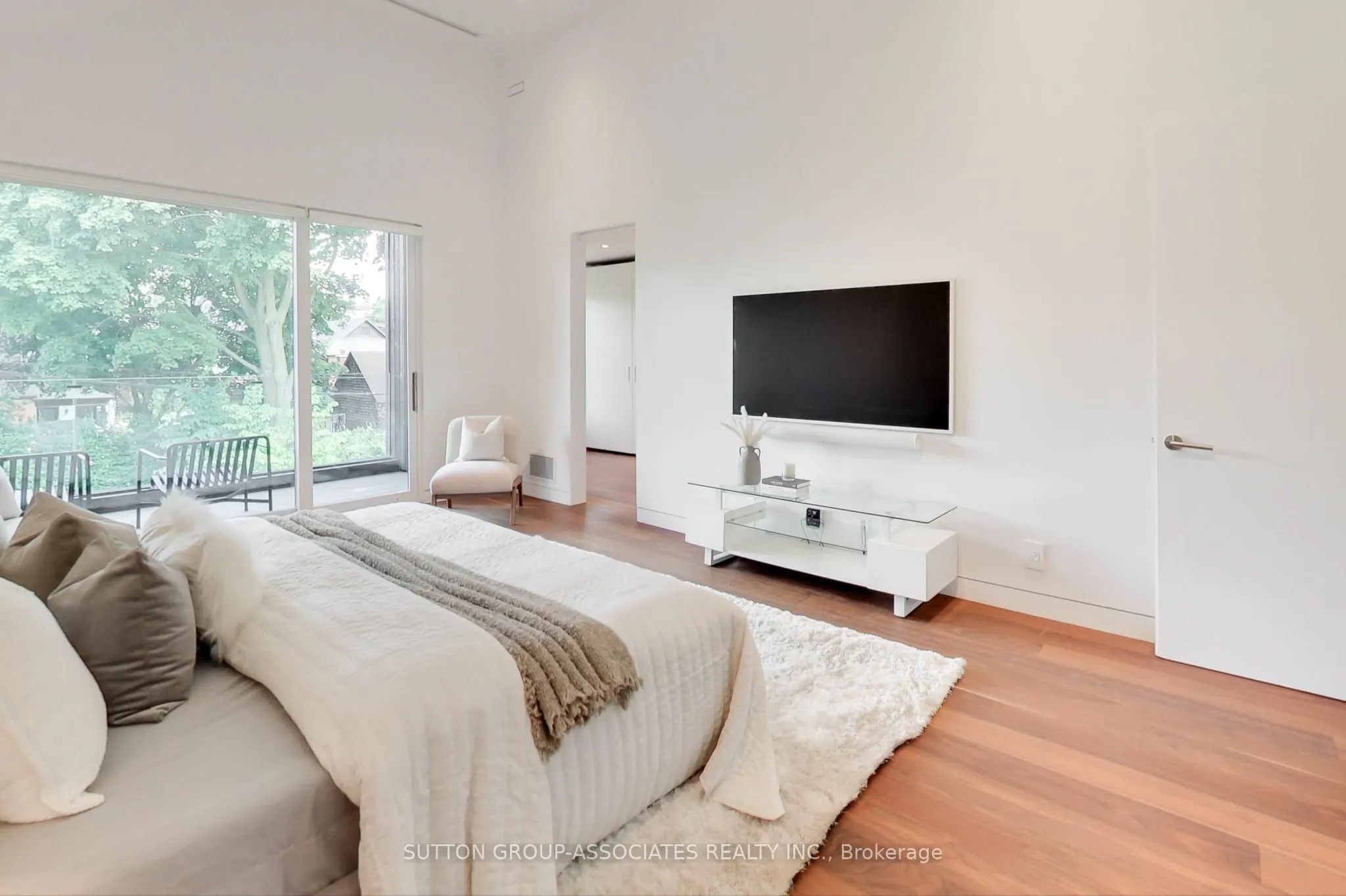 83 Pinewood Avenue
