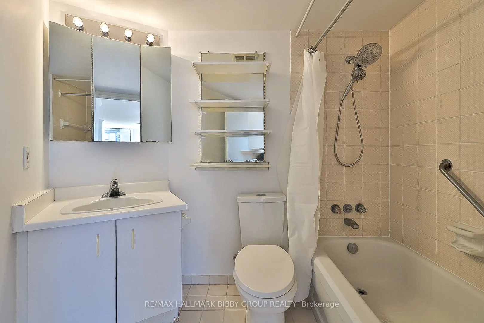 270 Queens Quay Boulevard W, #801