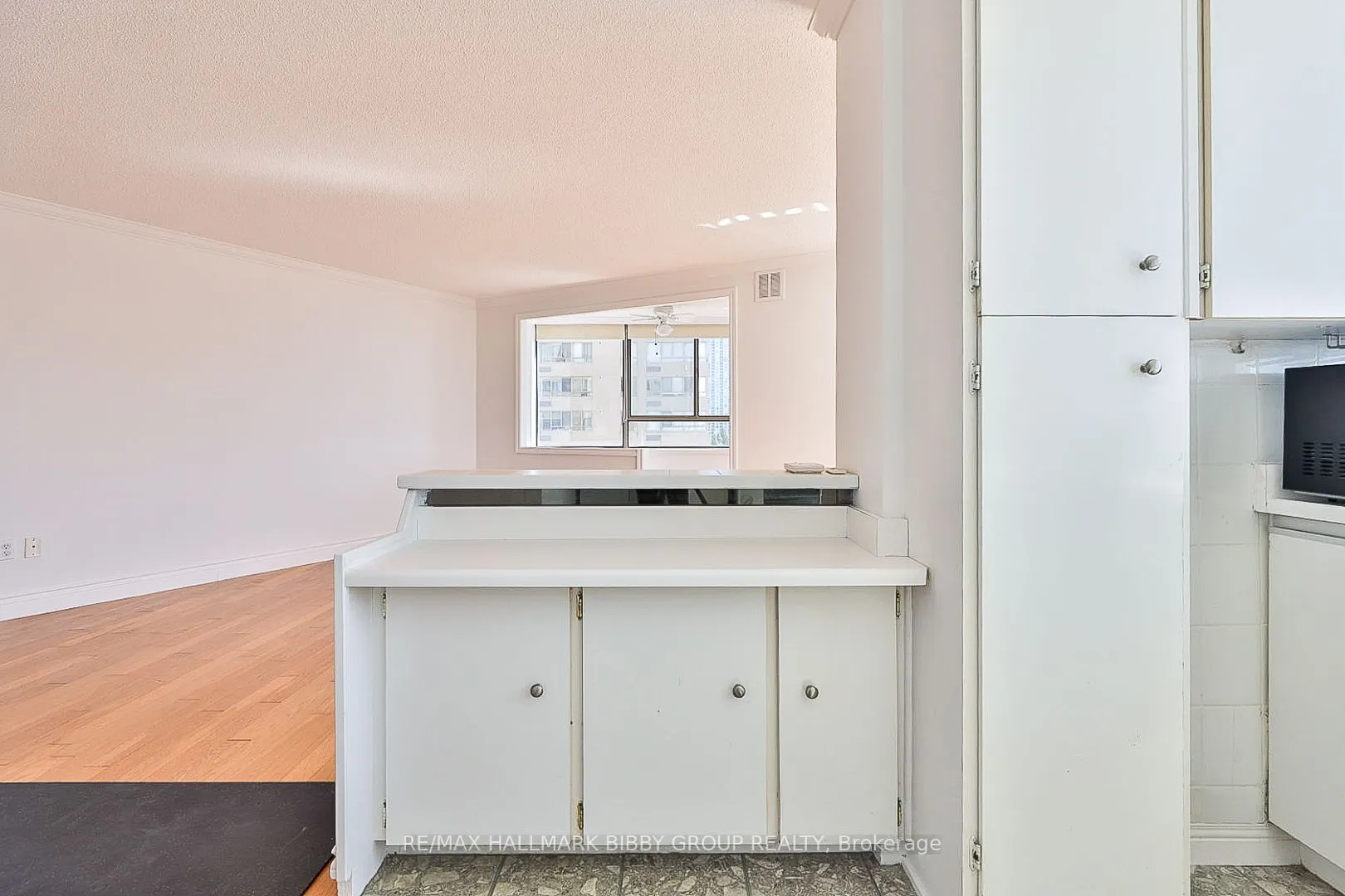 270 Queens Quay Boulevard W, #801