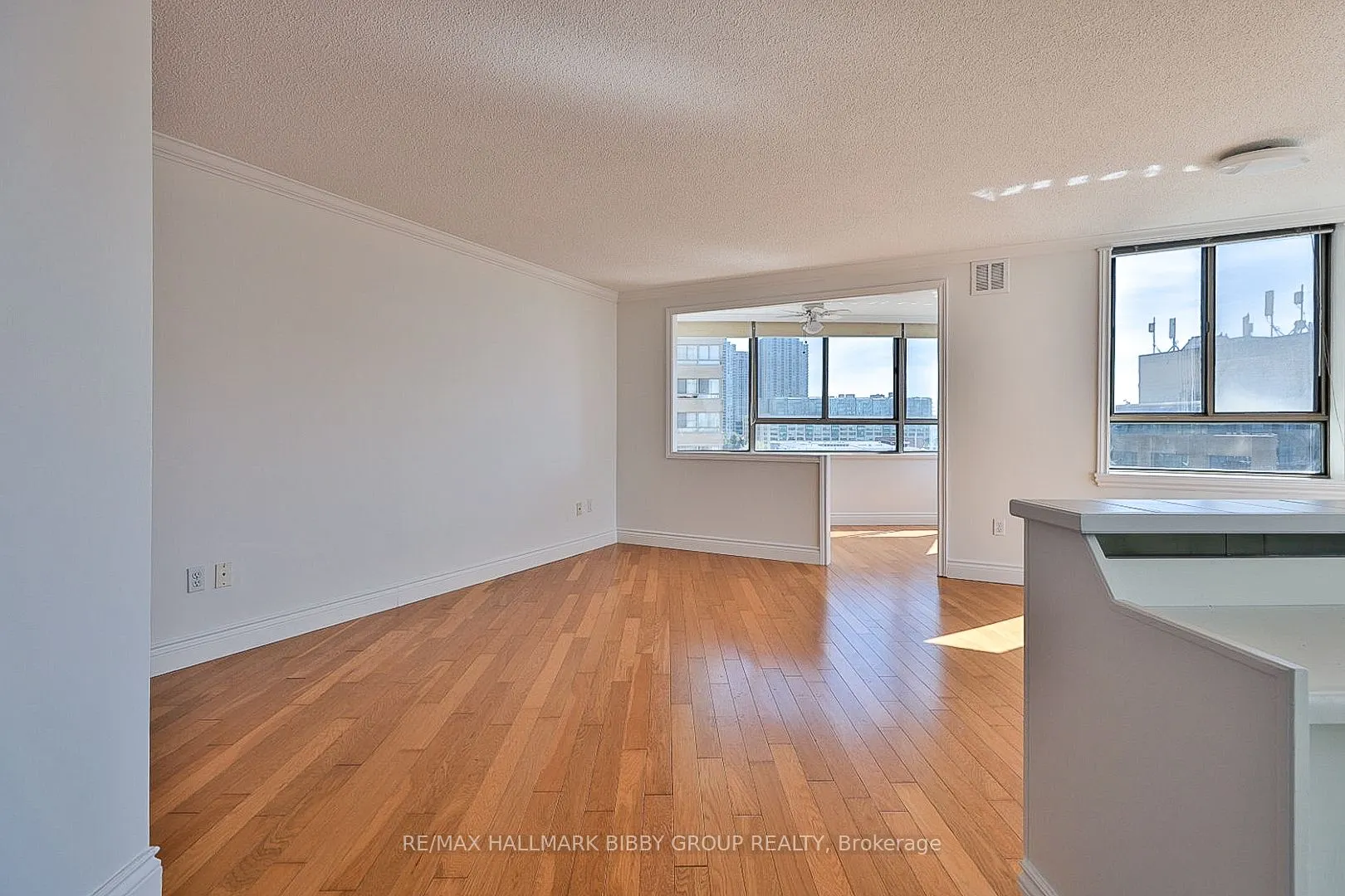 270 Queens Quay Boulevard W, #801