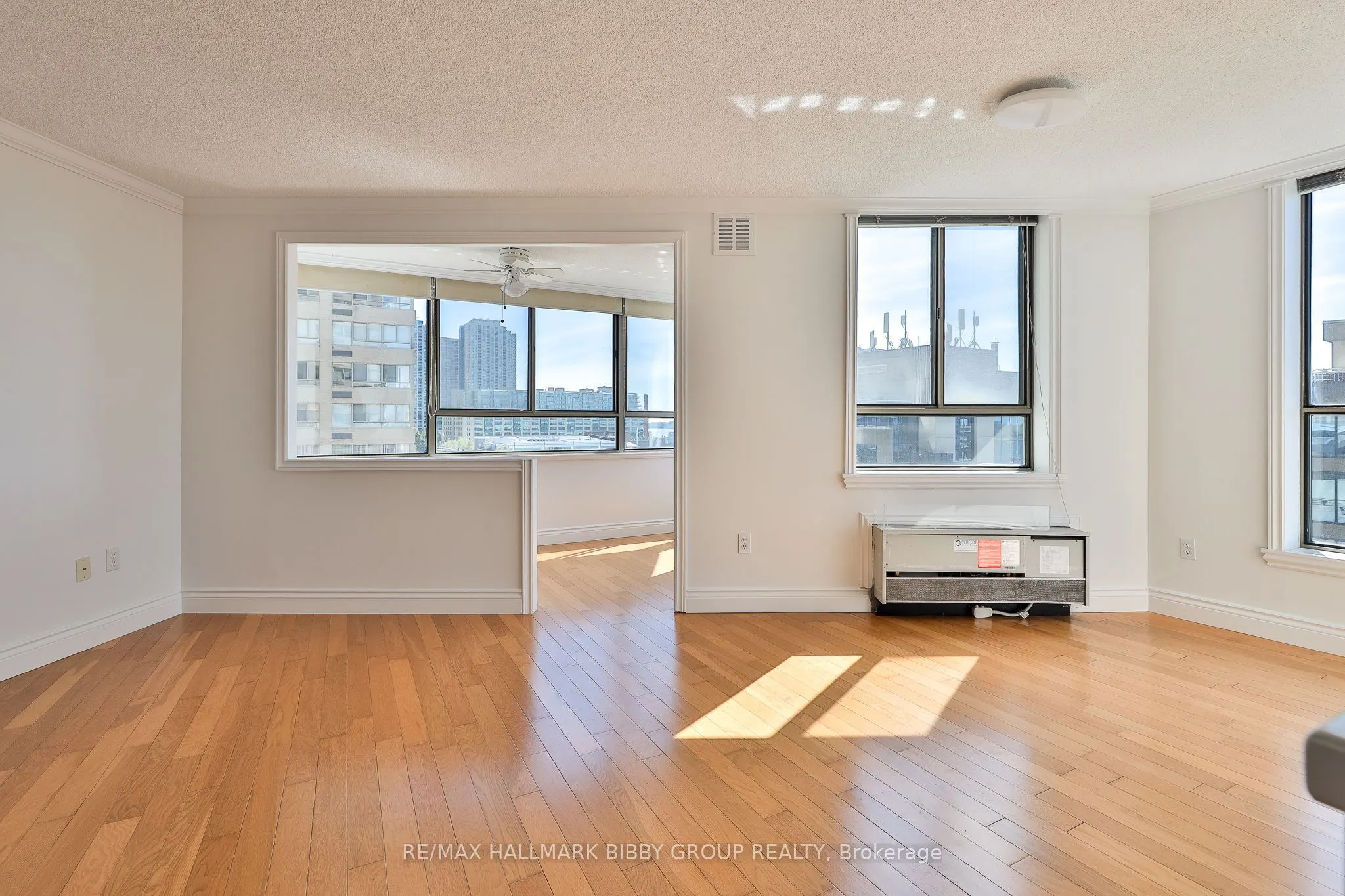 270 Queens Quay Boulevard W, #801