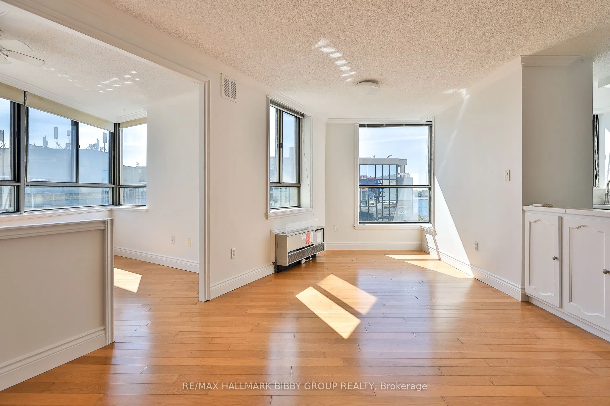 270 Queens Quay Boulevard W, #801