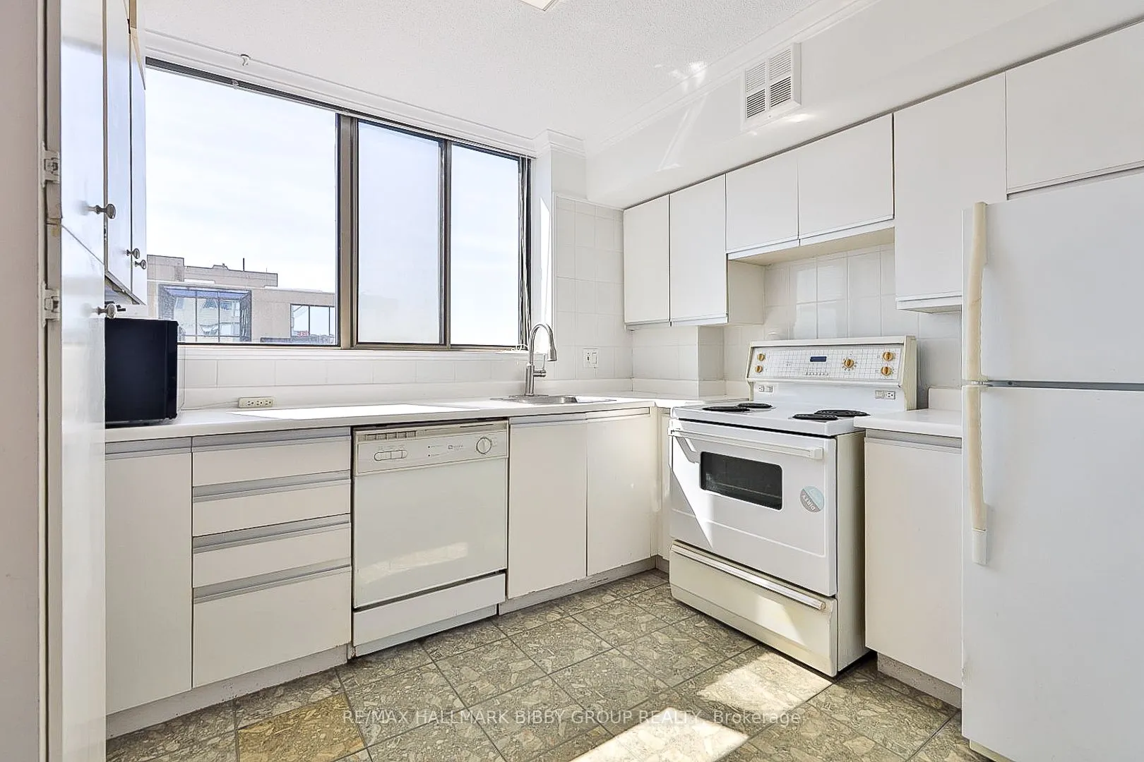 270 Queens Quay Boulevard W, #801