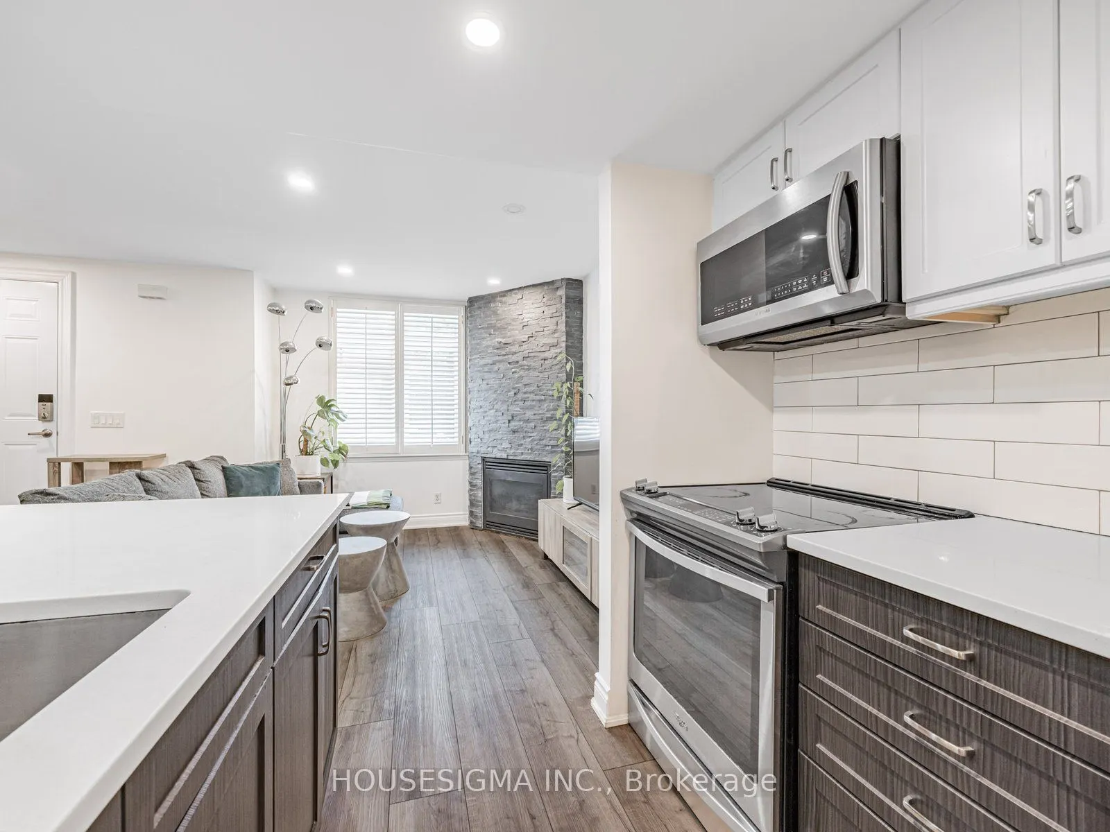 106 Redpath Avenue, #5