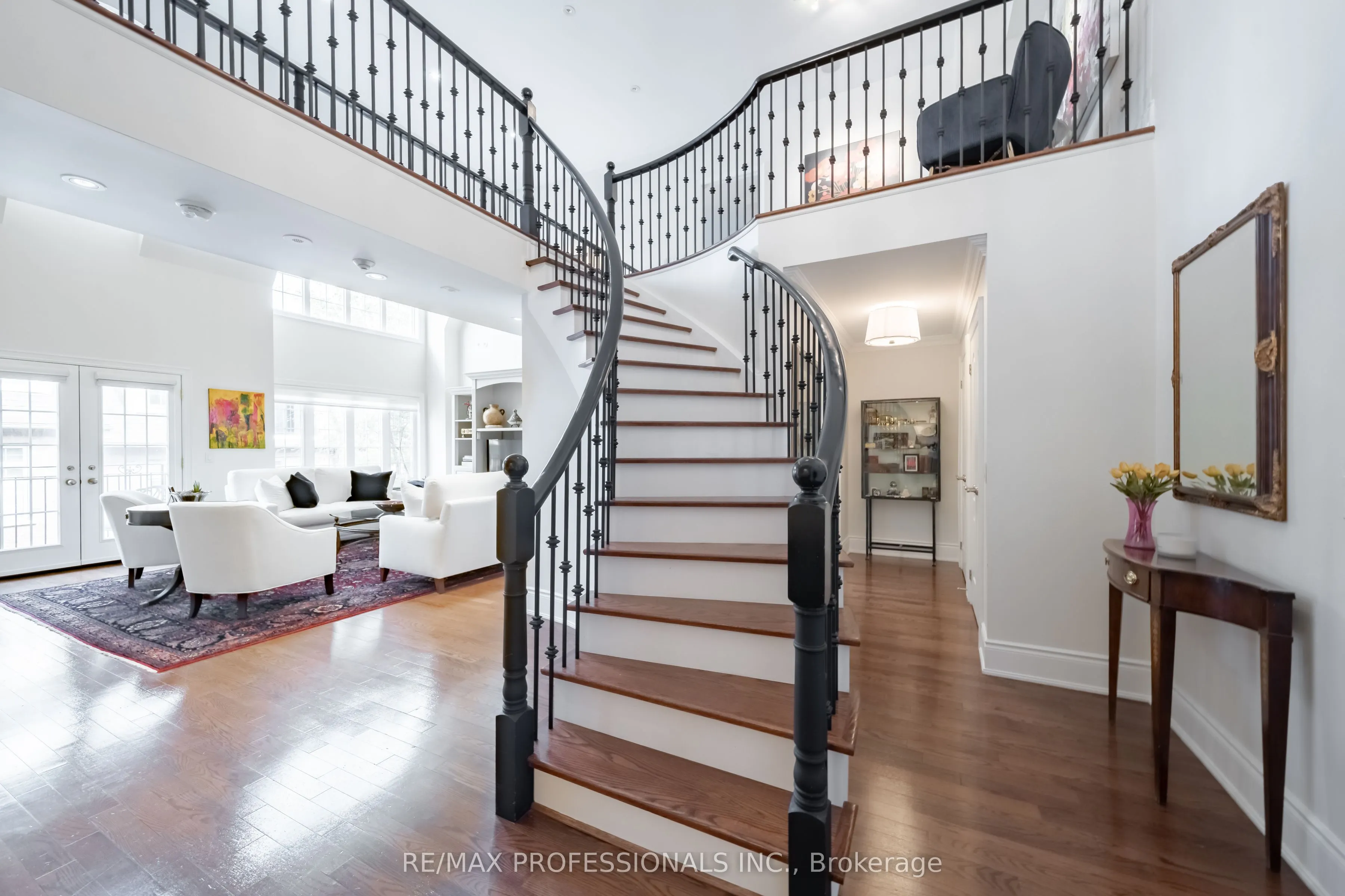 1111 Avenue Road, #205