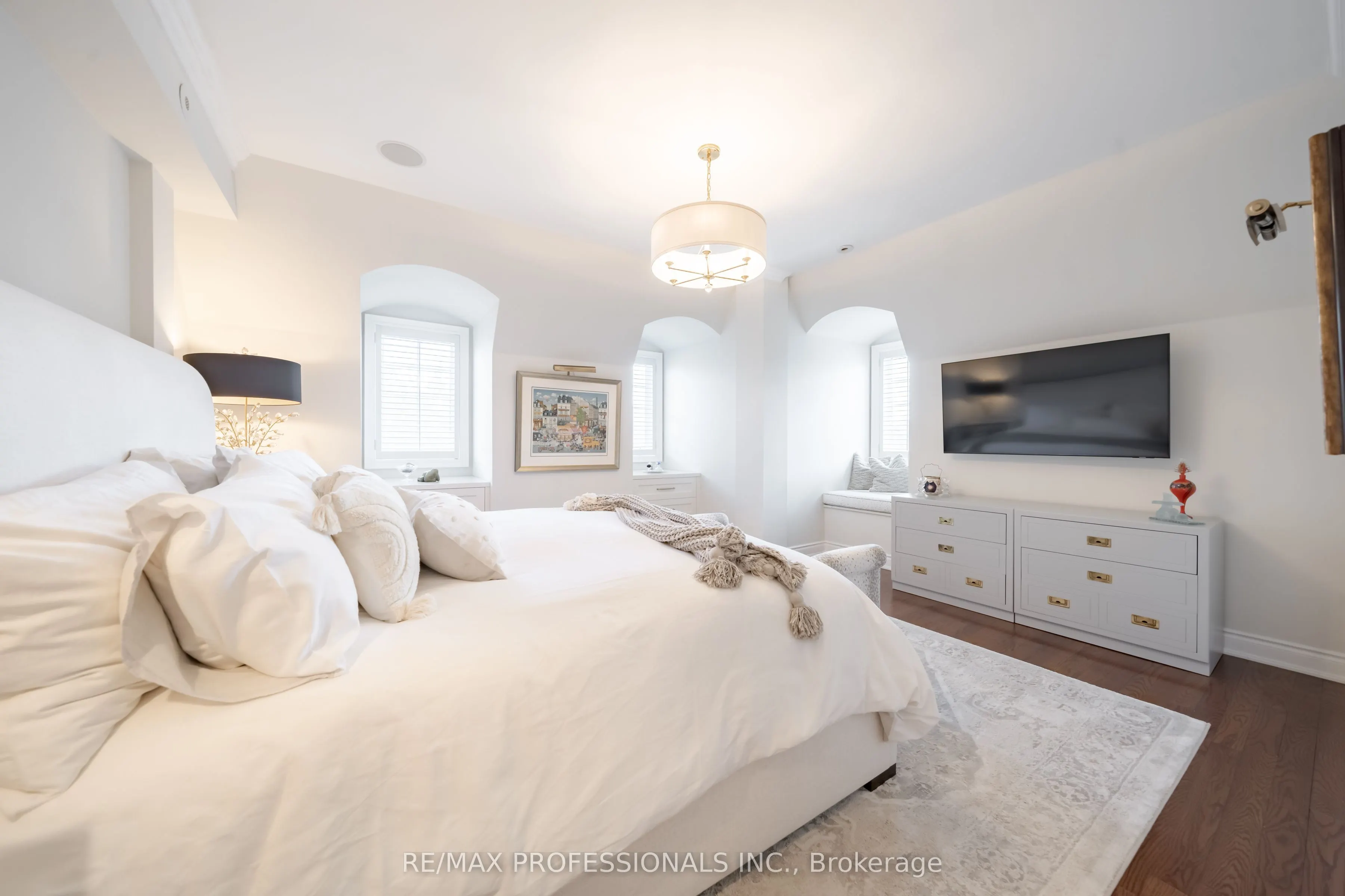 1111 Avenue Road, #205