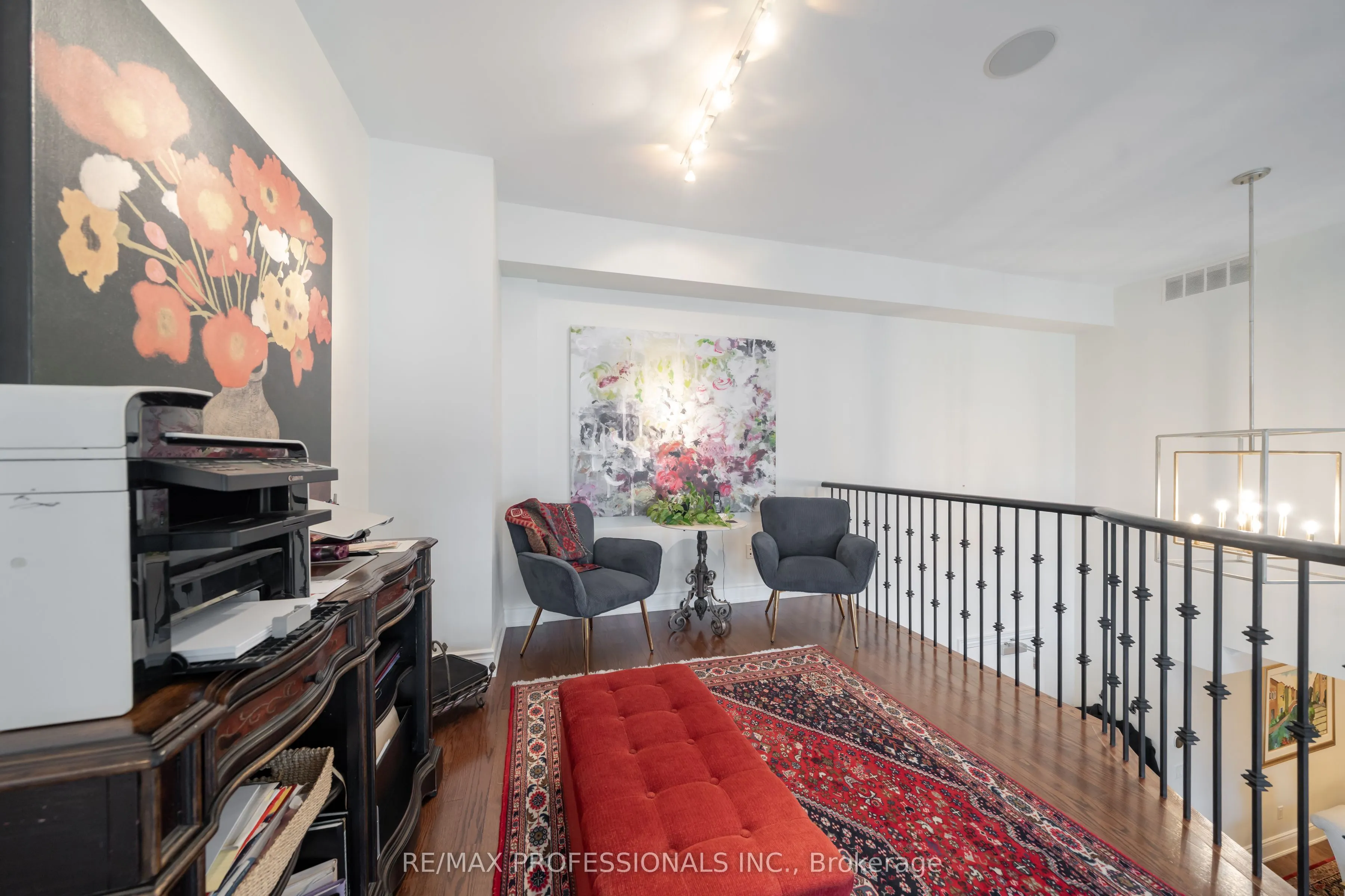 1111 Avenue Road, #205