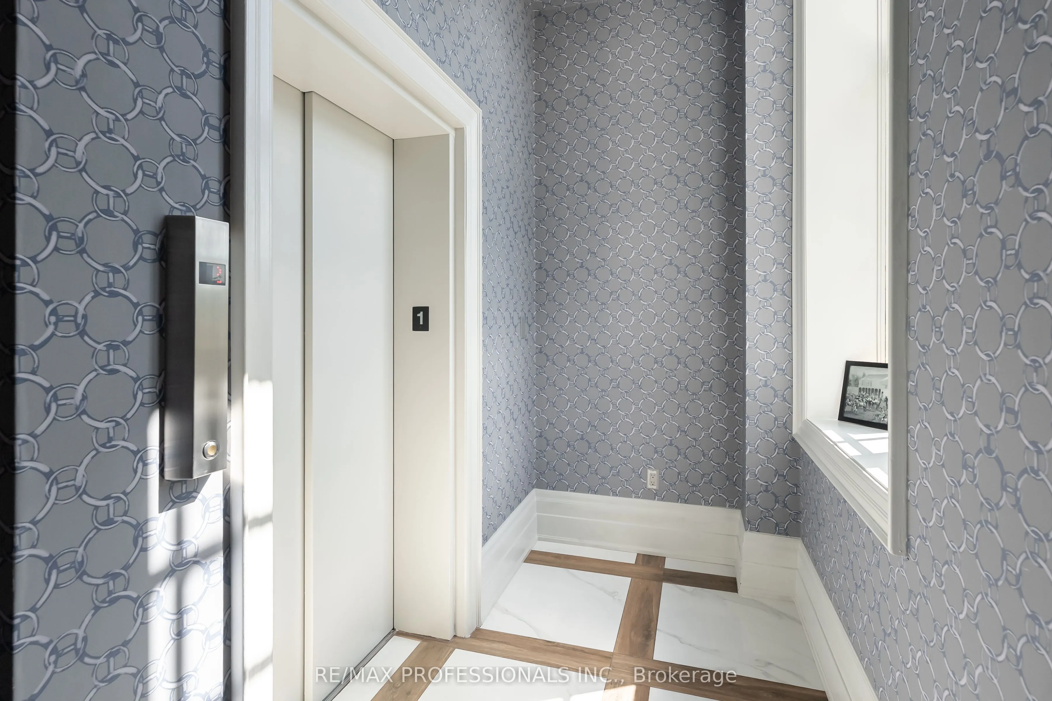 1111 Avenue Road, #205