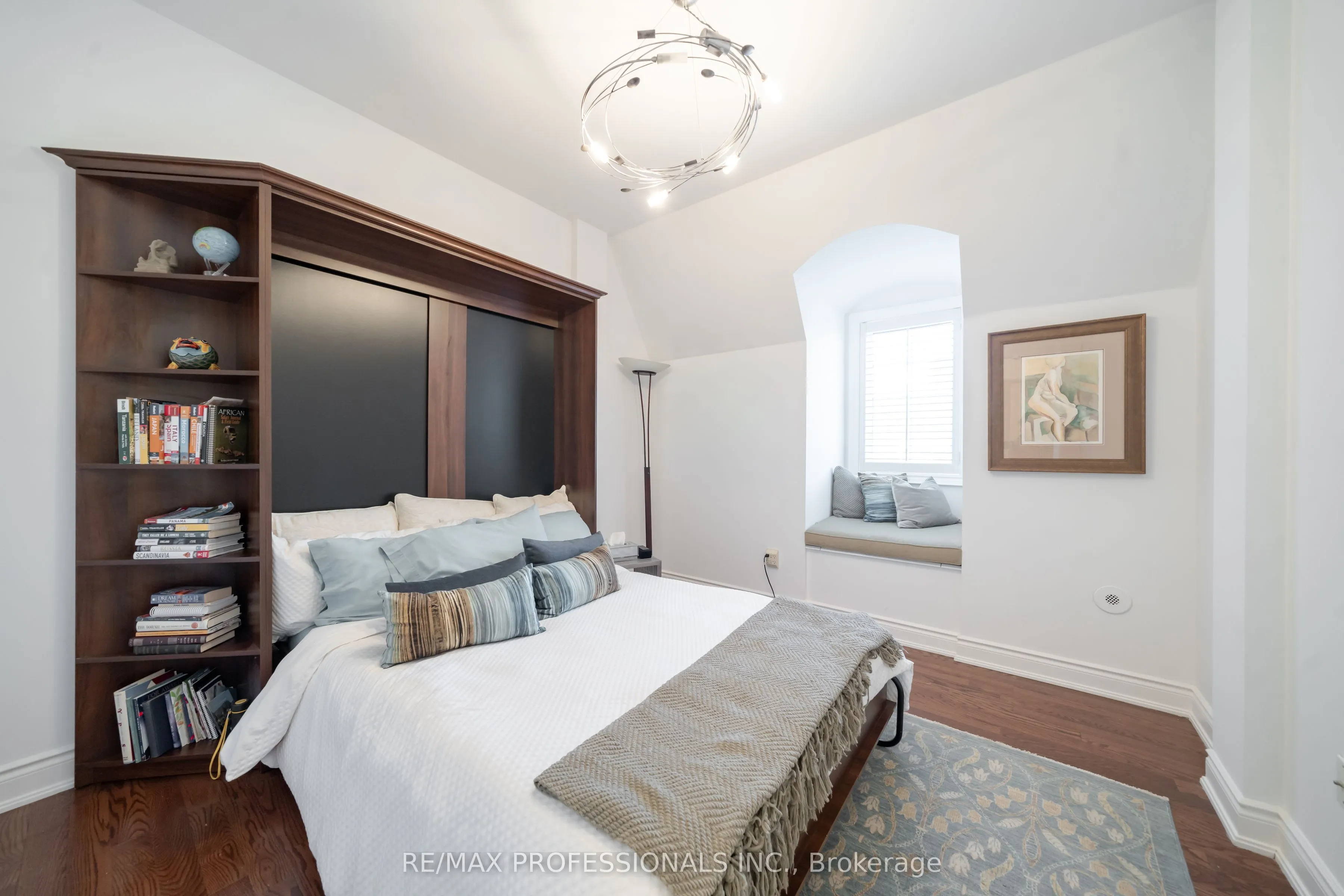 1111 Avenue Road, #205