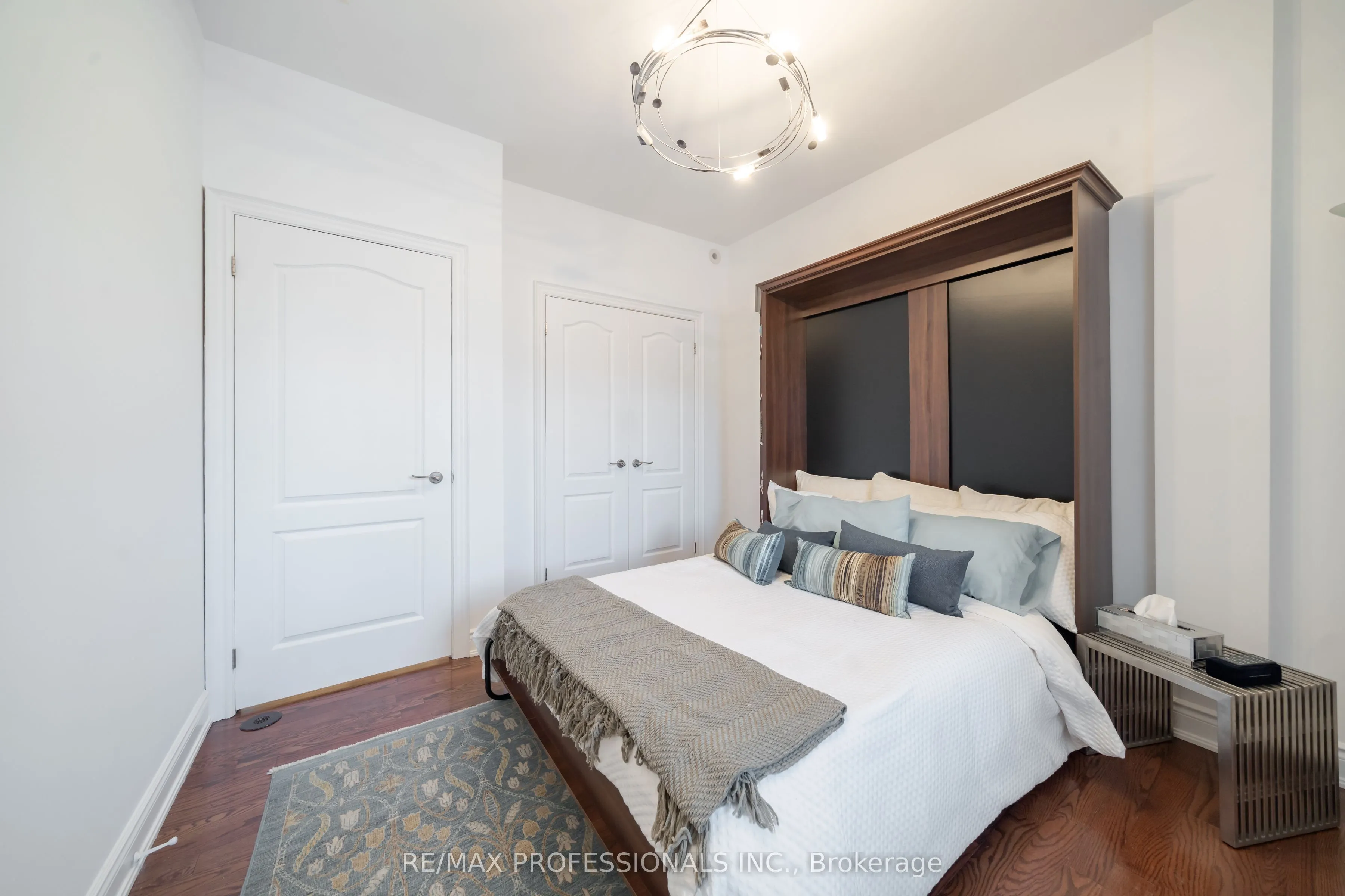1111 Avenue Road, #205