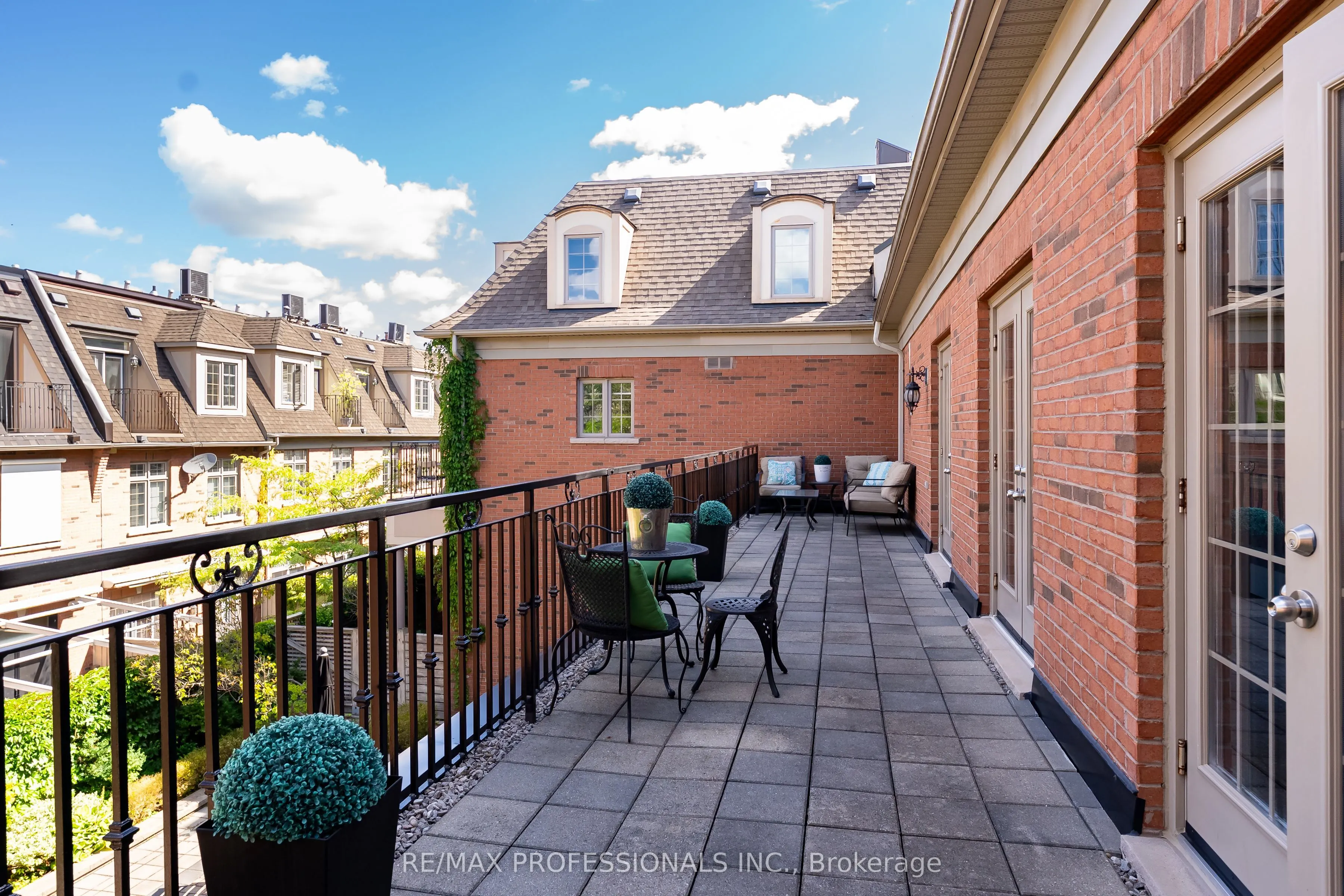 1111 Avenue Road, #205